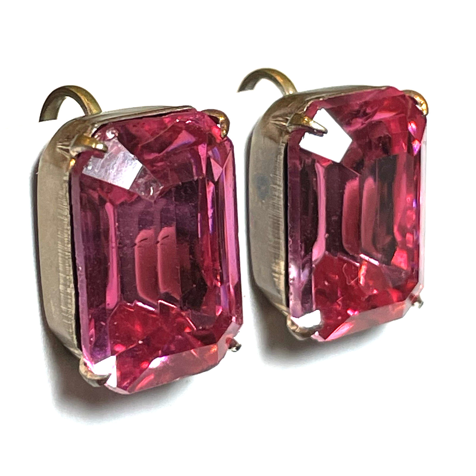 PR VTG LARGE EMERALD CUT BOLD FUCHSIA OR PINK RHINESTONE SCREW BACK EARRINGS