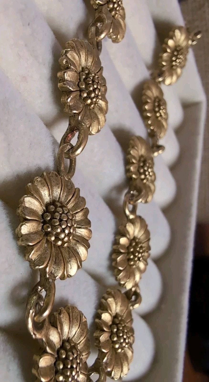 Eivind Hillestad EH Sunflower Daisy Necklace Matte Gold 16″ Floral Link