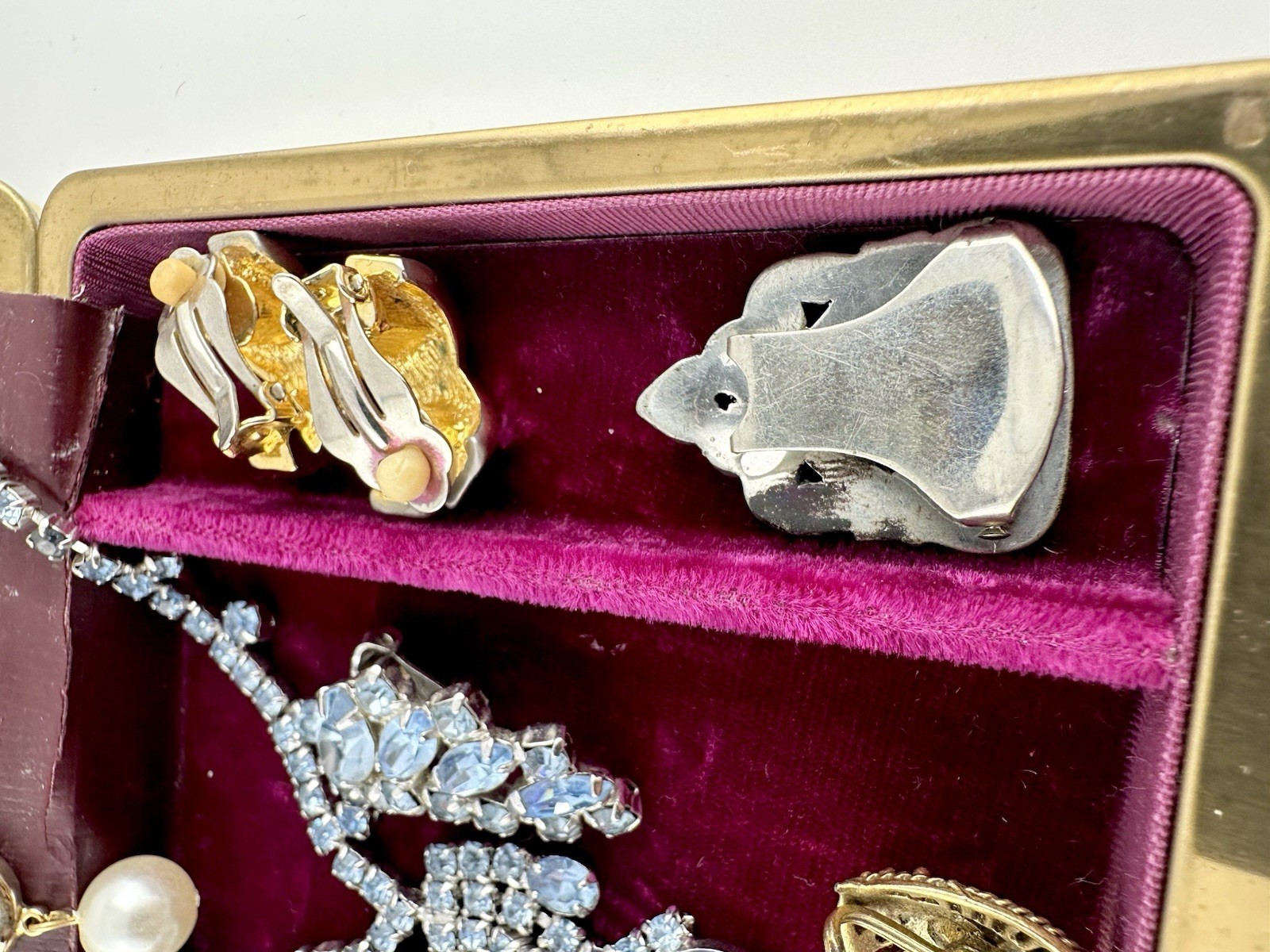 VTG Antique Jewelry Lot Necklace Dress Clip Earrings Designer Kramer Coro Read