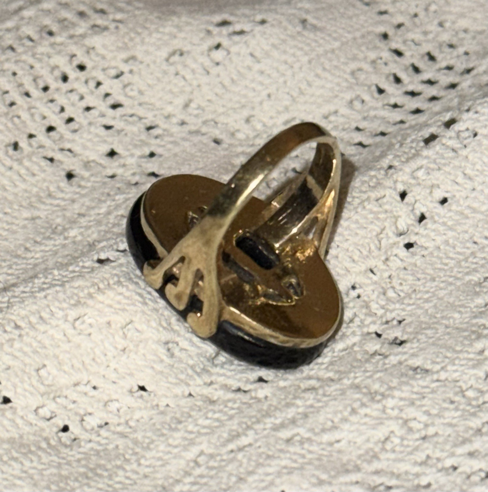 VINTAGE UNCAS 18 KT HGE GOLD PLATED ONYX & RHINESTONE OR ZIRCON RING