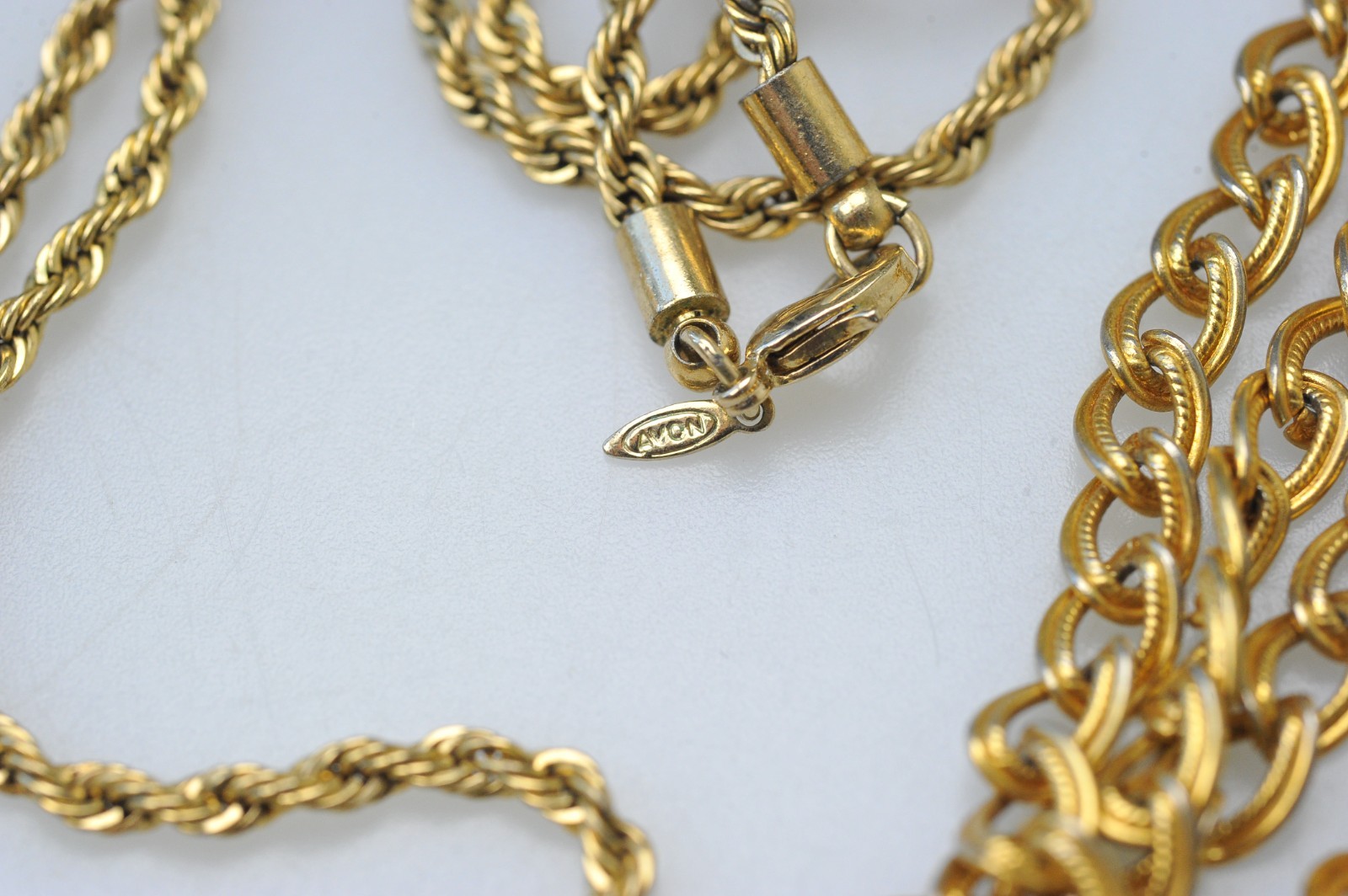 Necklace Lot Vtg Napier Monet Avon Gold tone ** All have a lot of wear XL5
