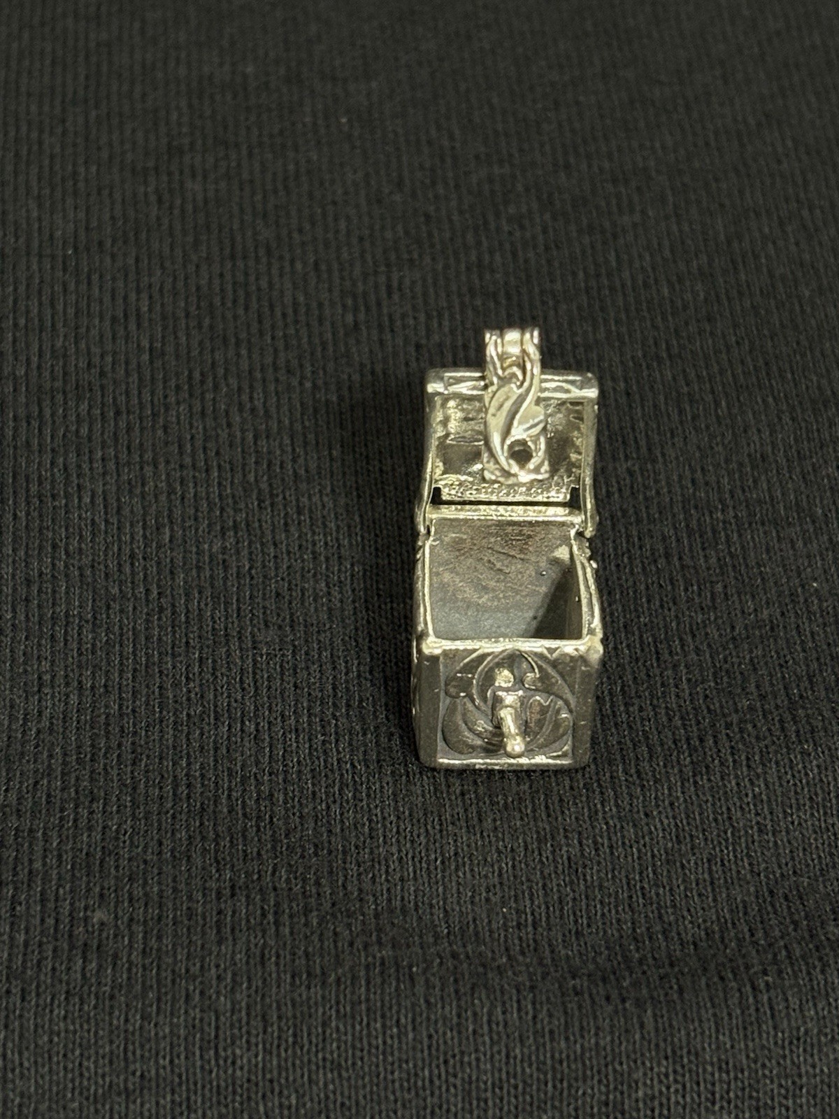 Vintage STER Sterling Silver Opening Box Charm Art Nouveau Floral Pendant 3D