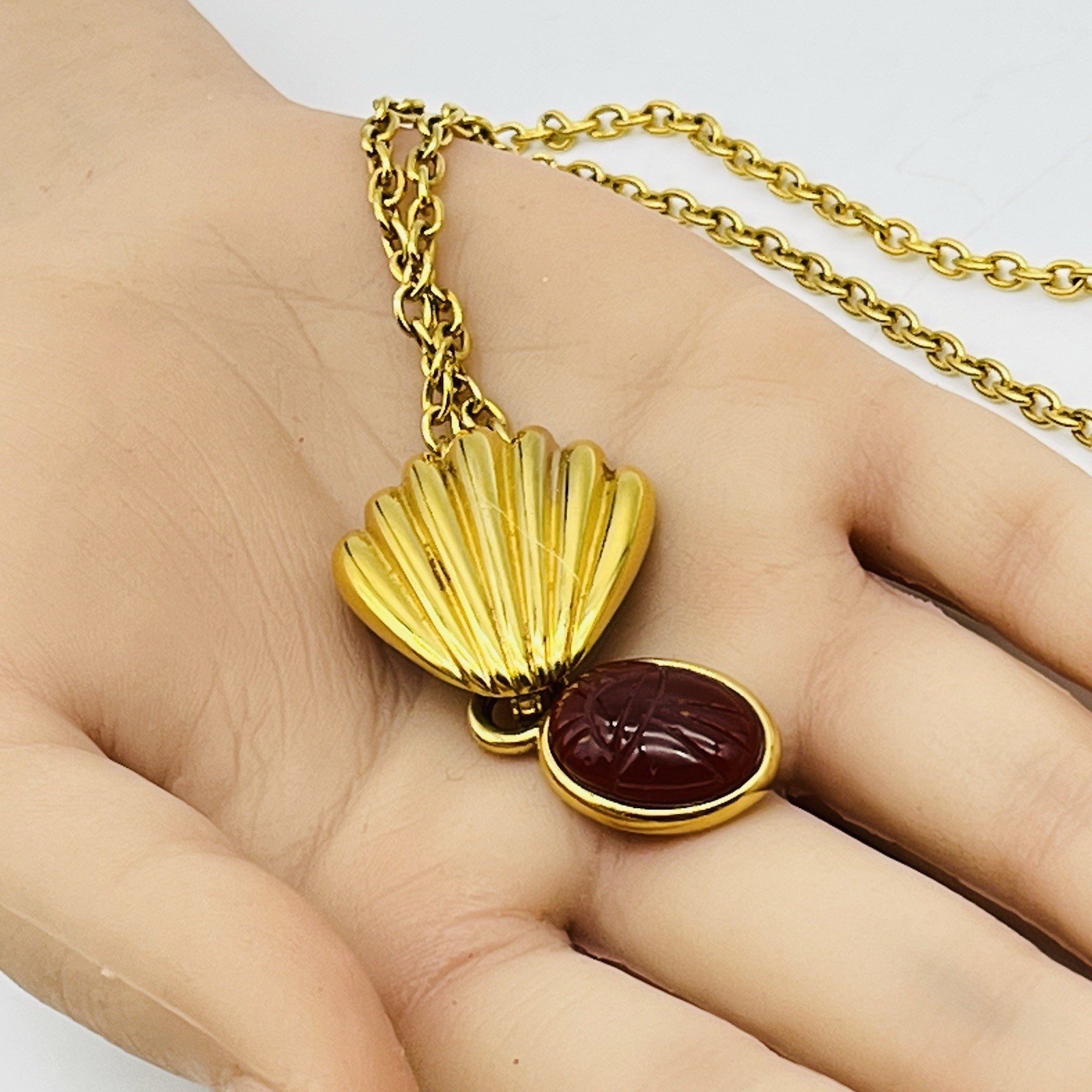 Vintage Signed Weingeroff Scarab Necklace Red Carved Stone Gold Tone Pendant 28″