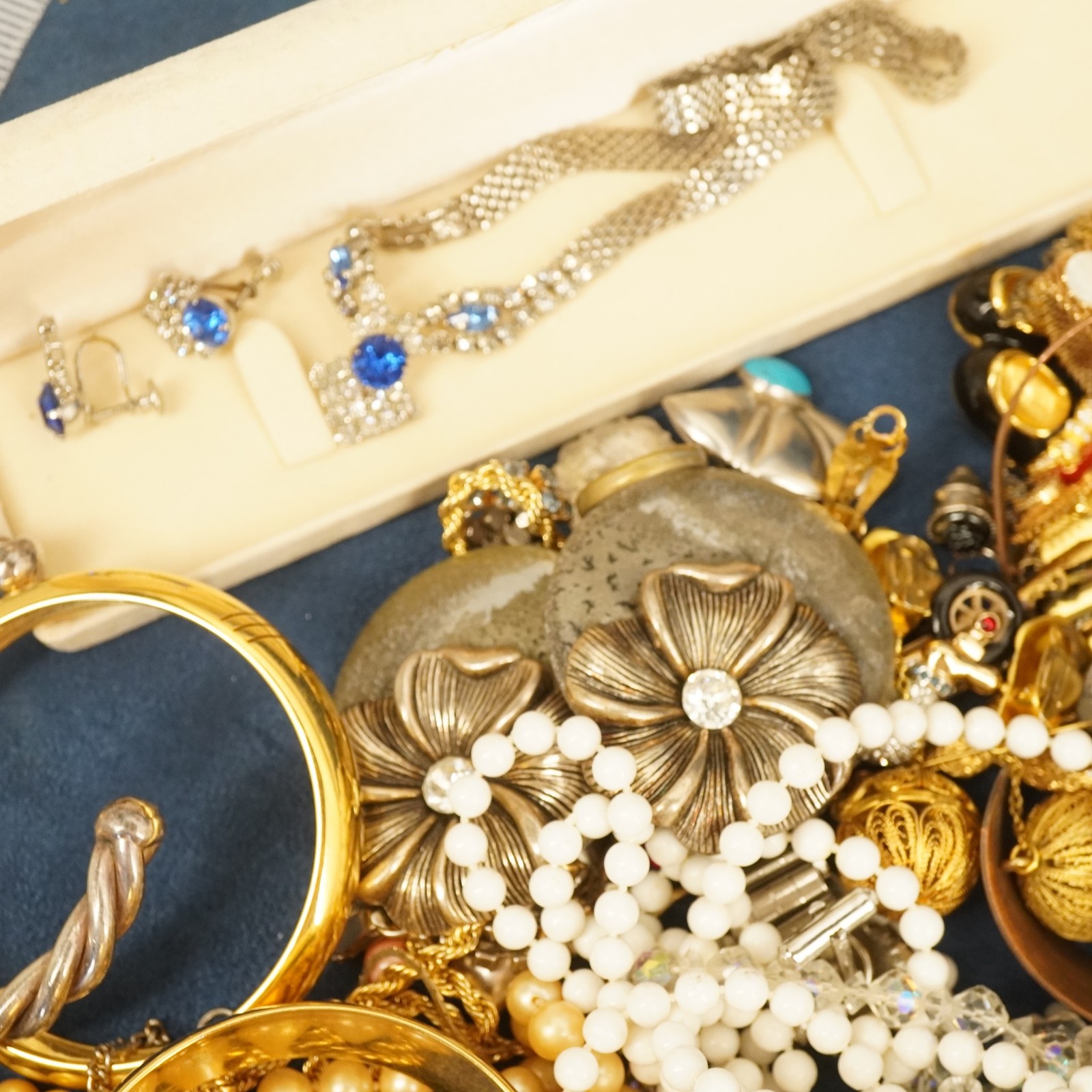 10lb Lot of Assorted Costume Jewelry, Modern & Vintage Much Wearable