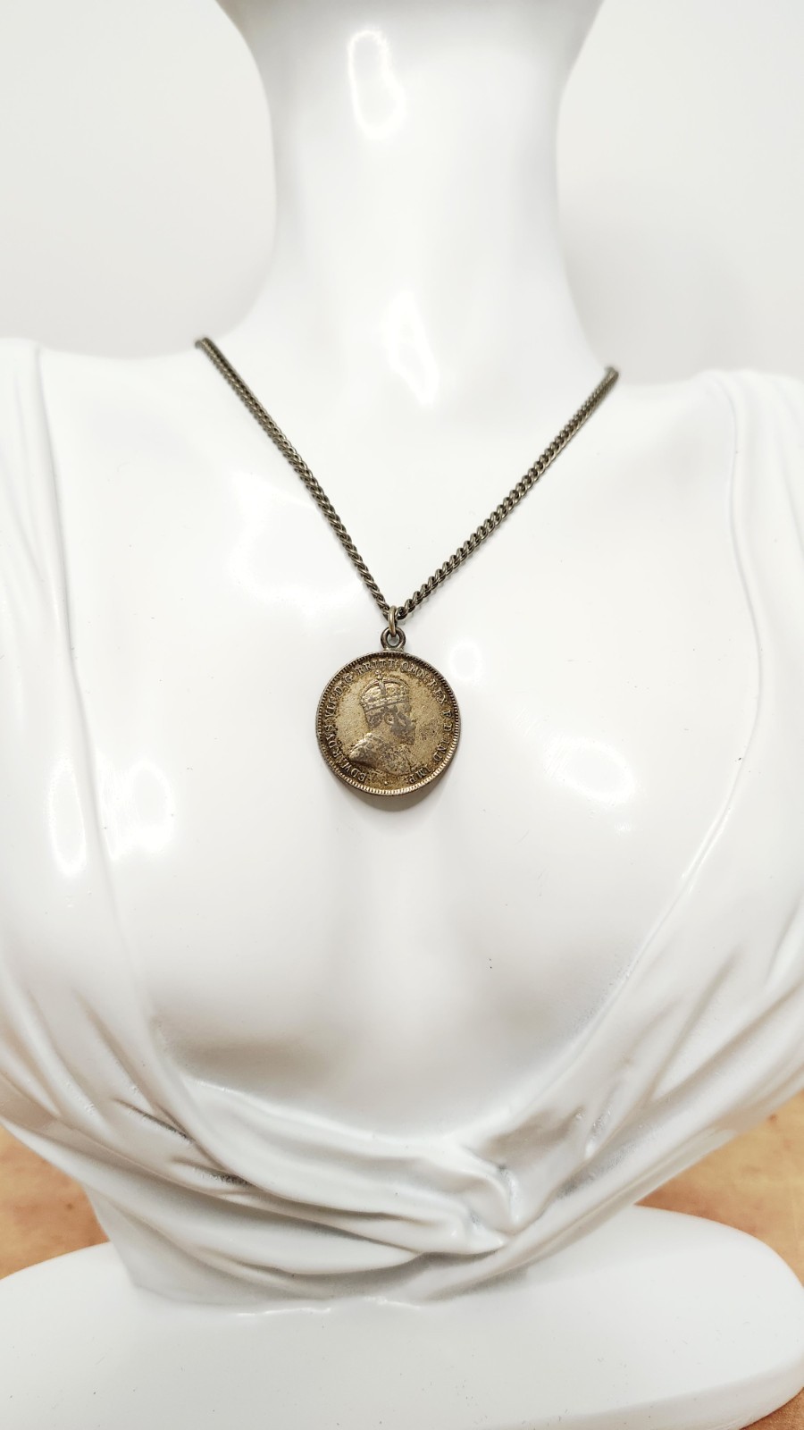 Antique 1910 Australian 925 Sterling Silver One Shilling Coin Necklace