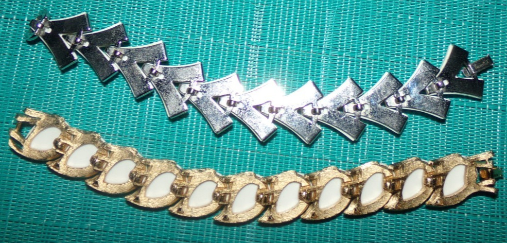 CROWN TRIFARI signed white Lucite bracelet lot-OMG!!