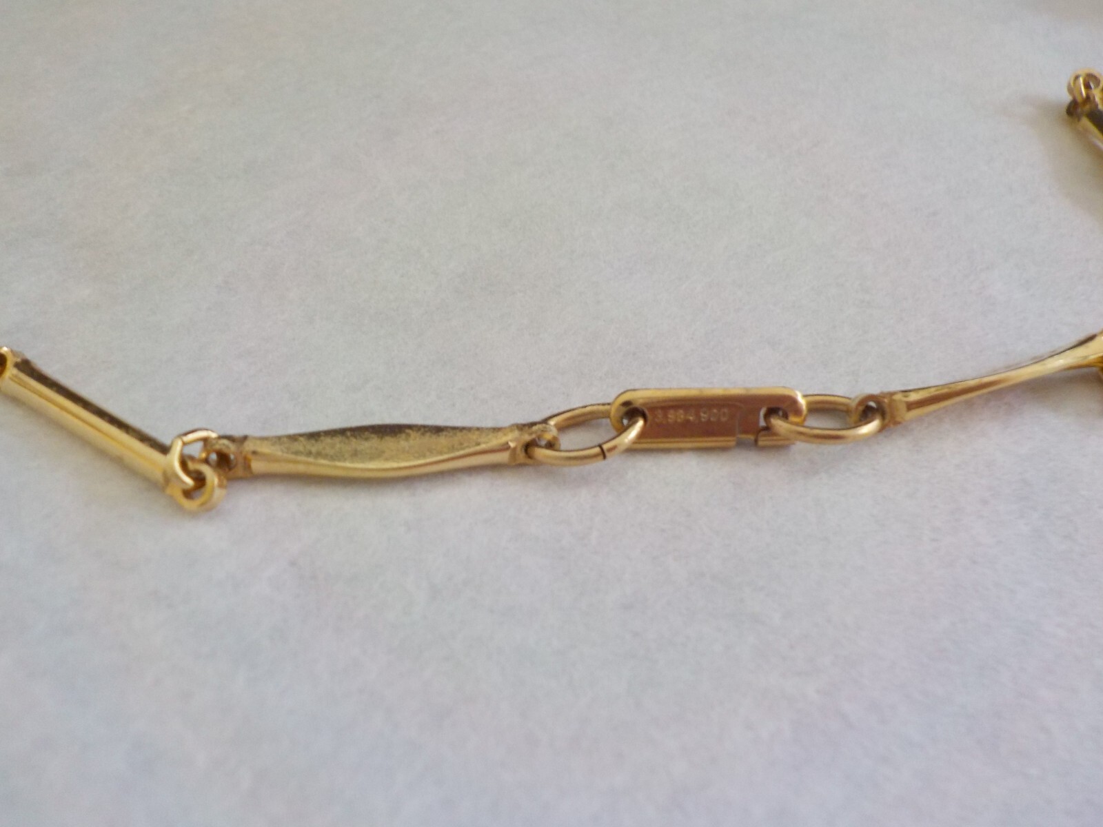 Hobe Amethyst ?? Teardrop & Dyed Chip Gold Tone Metal Clasp Necklace Signed No.
