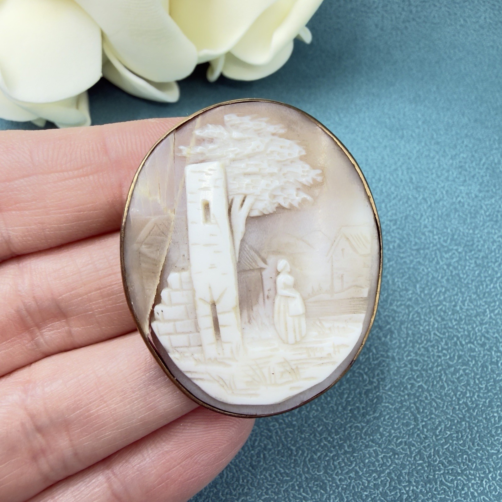 Antique VICTORIAN Carved Scenic Rebecca At The Well Shell CAMEO Brass Brooch Pin