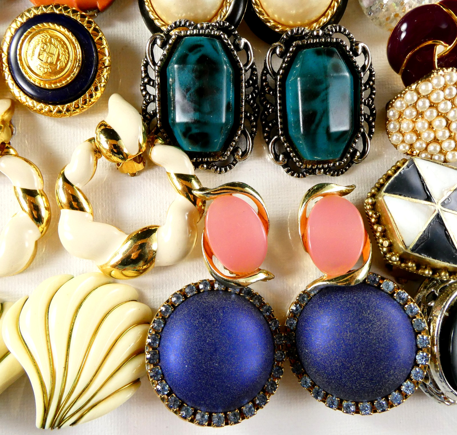 Vintage Clip On Earrings Jewelry Lot 26 Pairs Some Signed Napier Coro Carolee