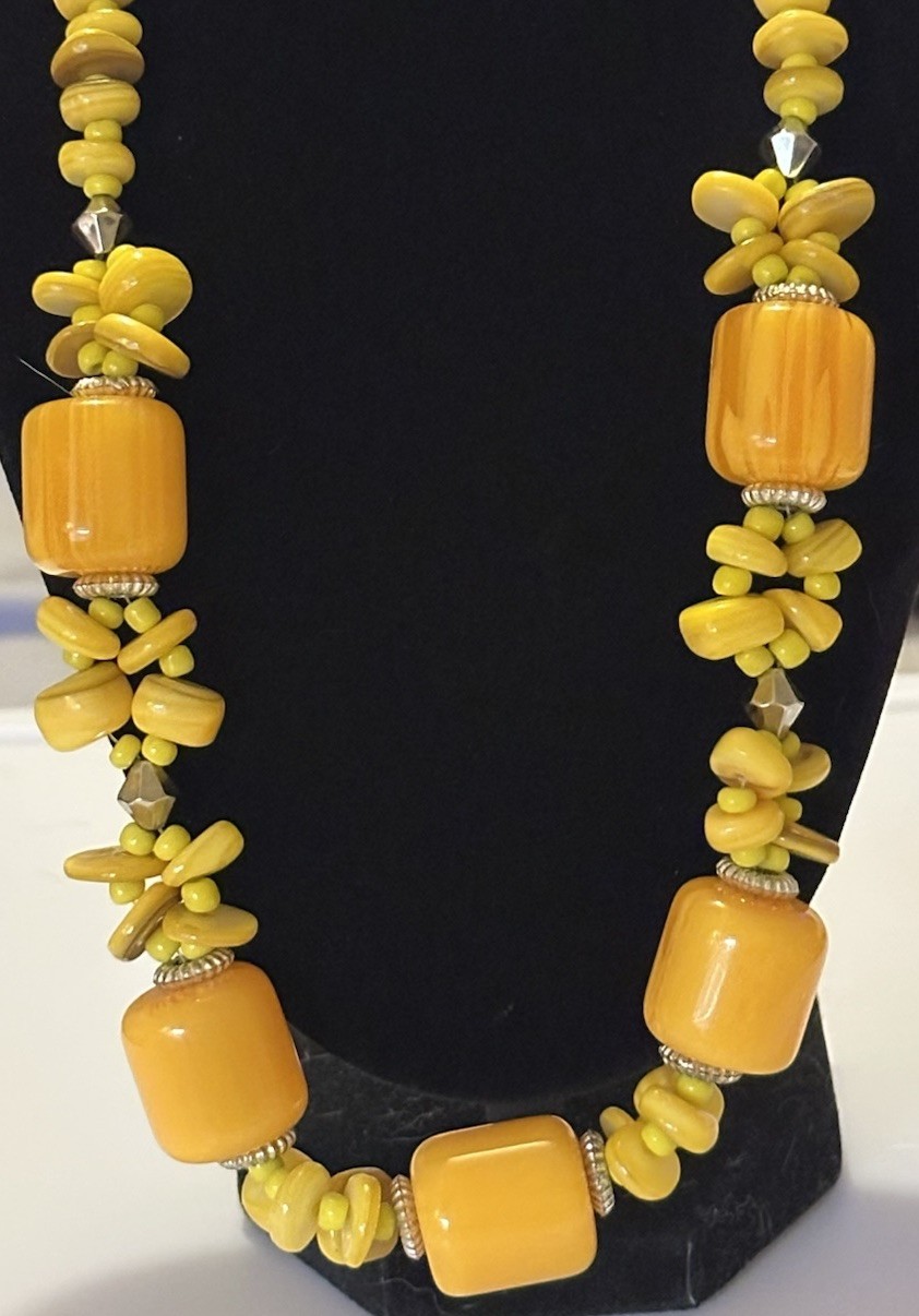 Vintage Yellow Orange Chunky Acrylic Resin Statement Necklace Butterscotch Bead