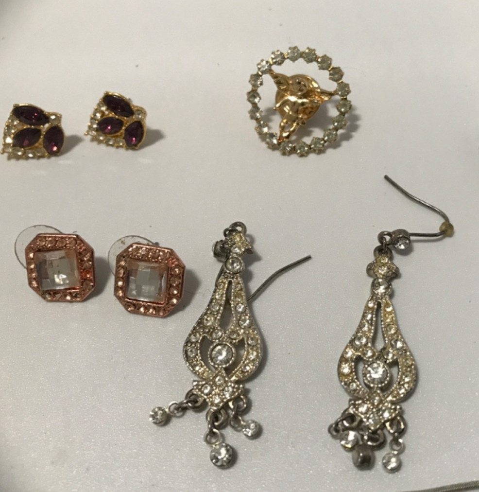 Pretty Vintage Rhinestone Bling Assorted Jewelry Lot 22 Pieces