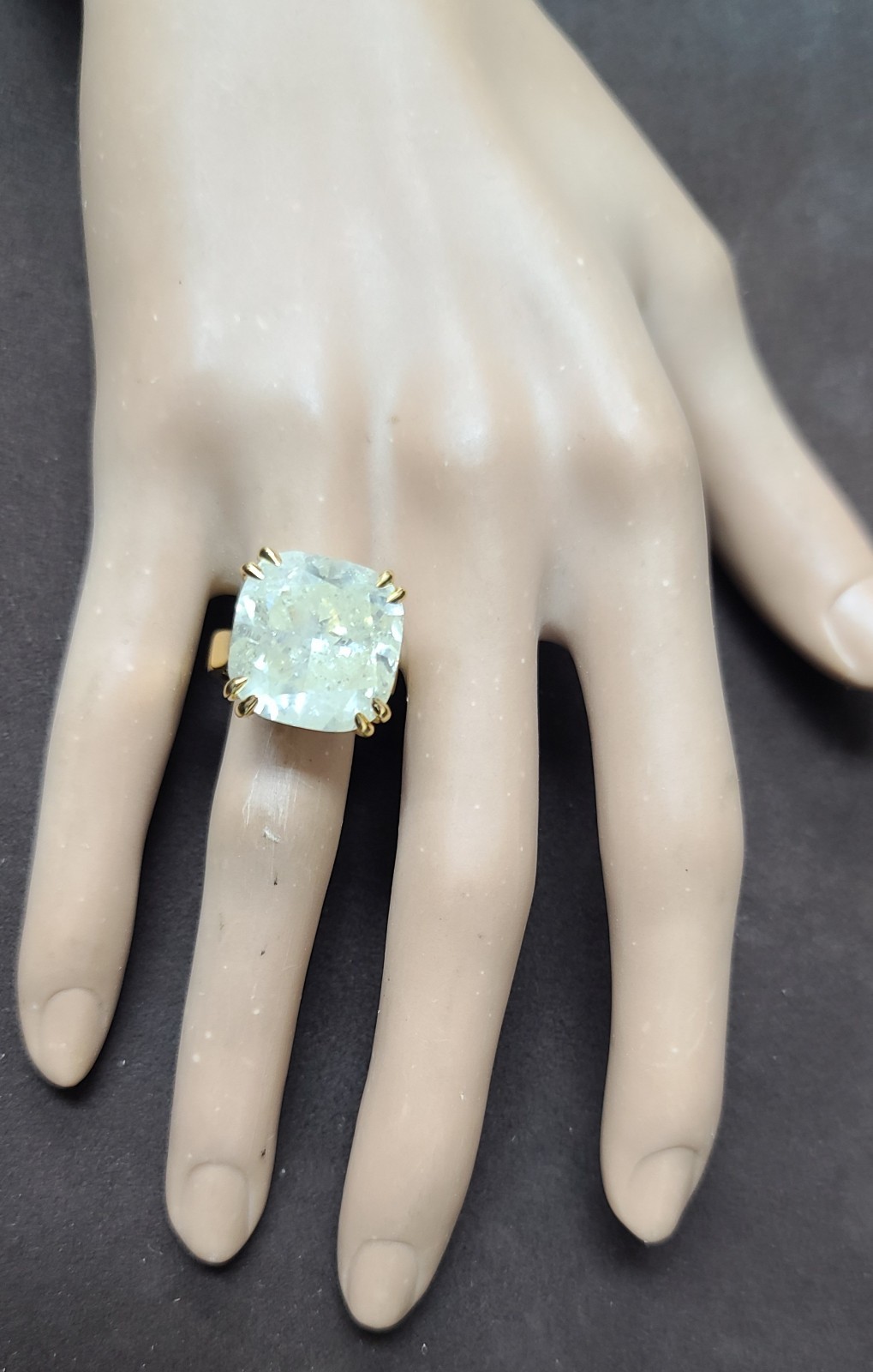 14k Yellow Gold Engagement ring 21.18ct. Natural Cushion Light Yellow Diamond
