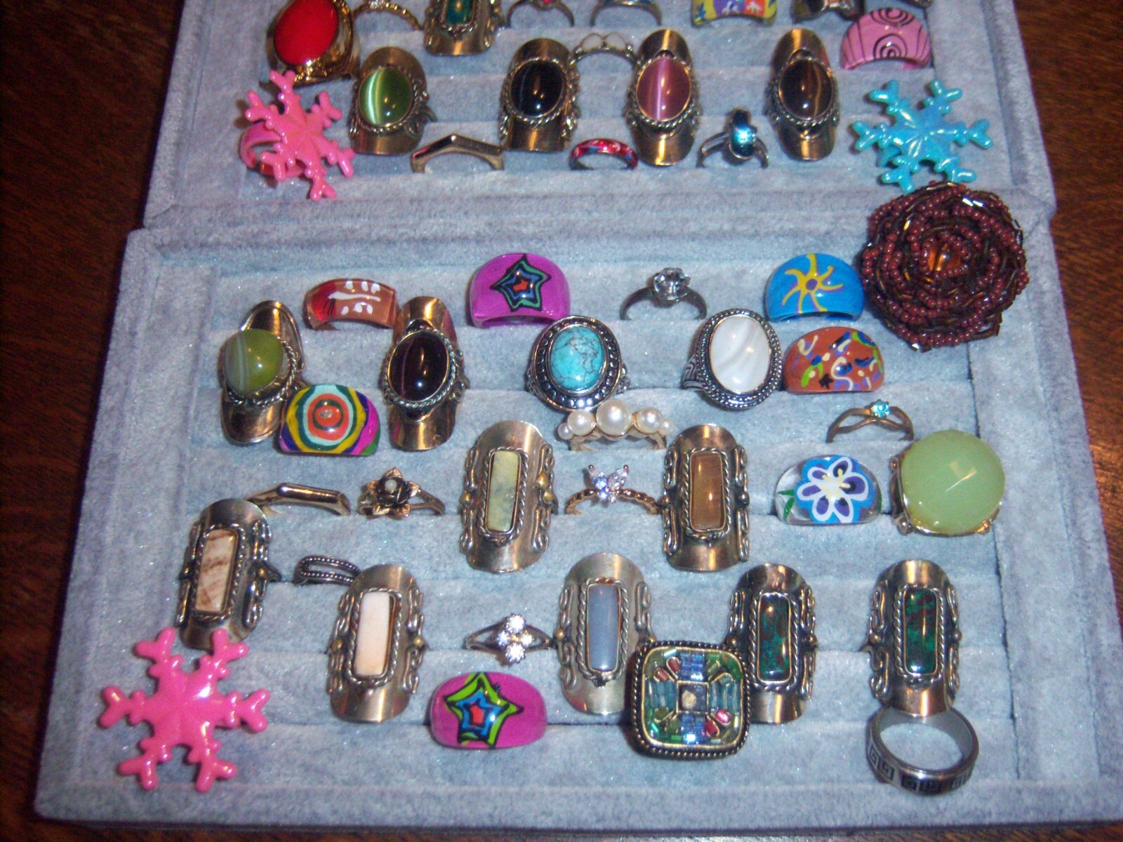 LOT OF ESTATE SALE TREASURES, JEWELRY, BIG LOT OF ASSORTED RINGS / SIZES 73 PC