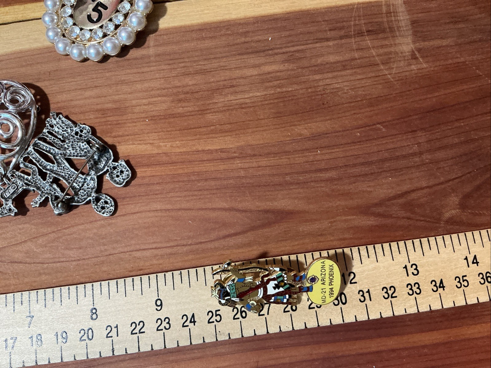 Vtg Jewelry Lot Of 10 JJ DM & Unsigned Mixed Metals Brooches Color Stones