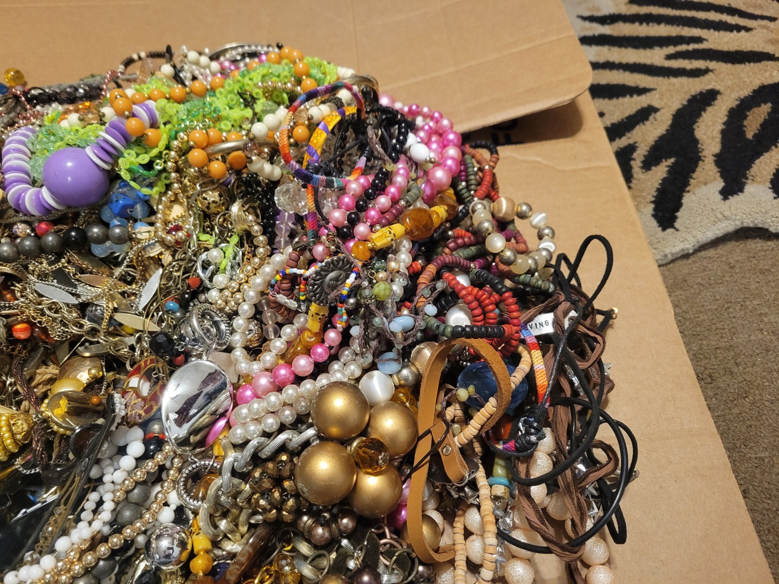 vintage-to Now-BROKEN -REAL JUNK-ALL NOT WEARABLE-GOLD TONE-jewelry Lot- 14 Lb