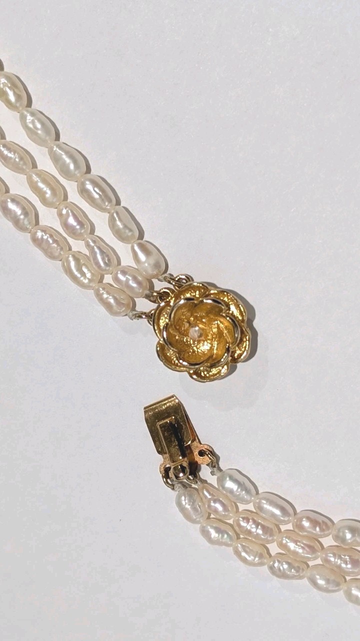 Vtg Gold Plated Rose Genuine 4-7mm Freshwater Pearls Triple Strand 33″ Necklace