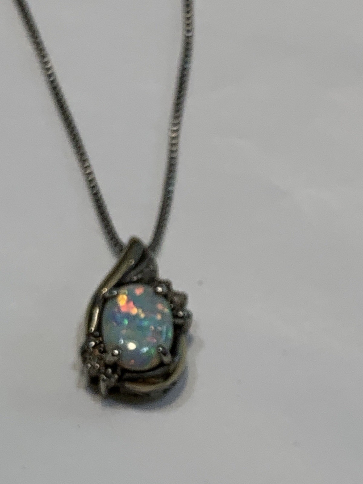 Vtg 10kt Over Sterling Silver Opal Pendent On Box Chain