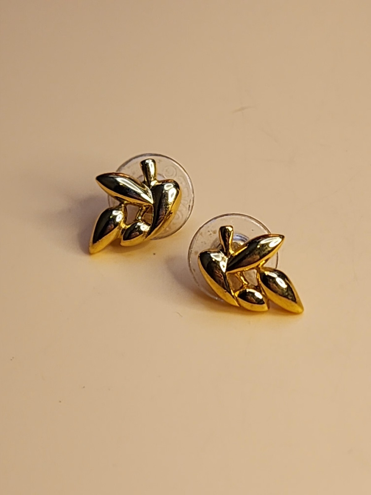44 Yr Old Designer MONET Signed Leaf Earrings Gold Tone Classy Vtg FREE $HIPPING