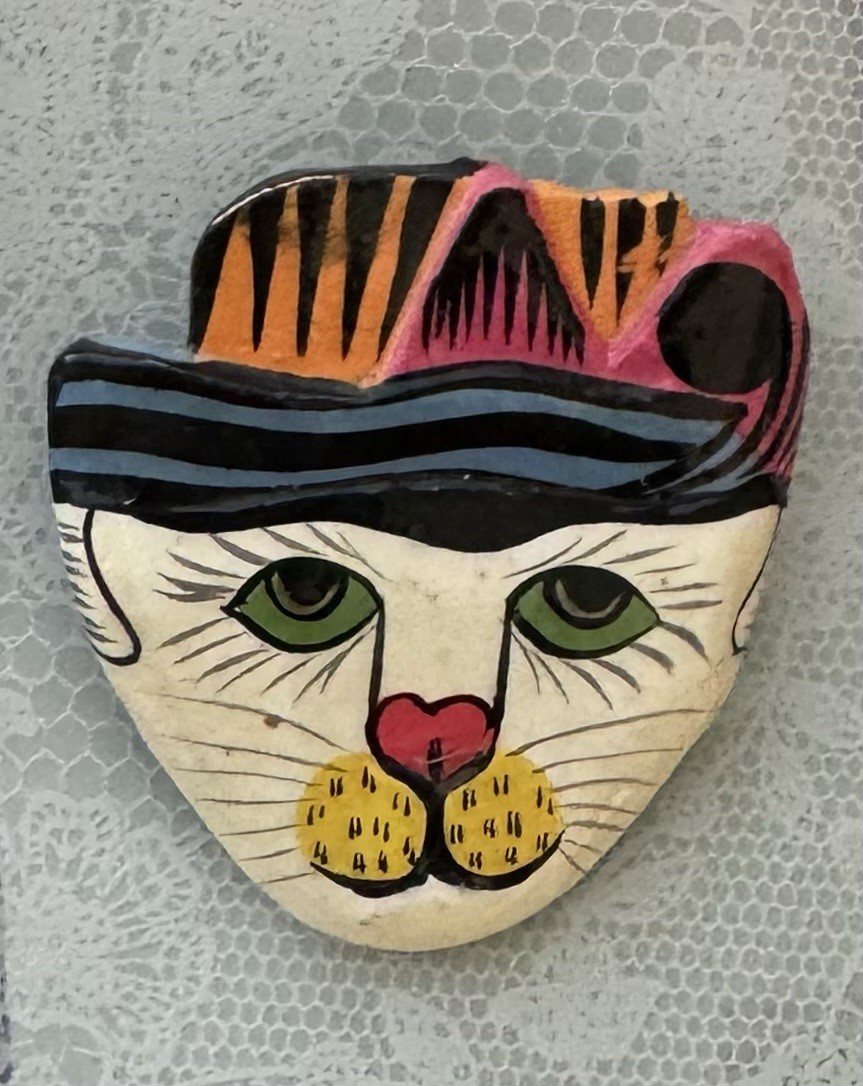 Vintage Cat hand painted brooch pin / enamel on wood brooch pin