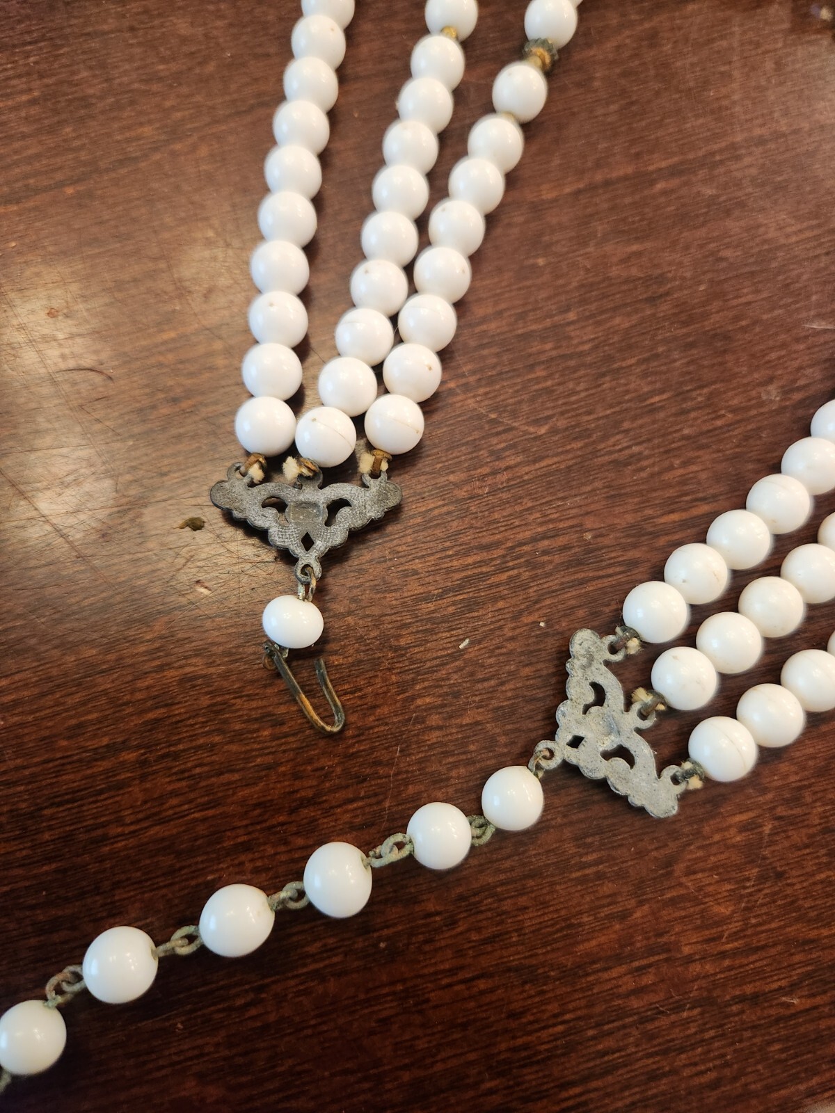 Vintage Triple Strand Iridescent Crystals White Acrylic Choker Beads Necklace