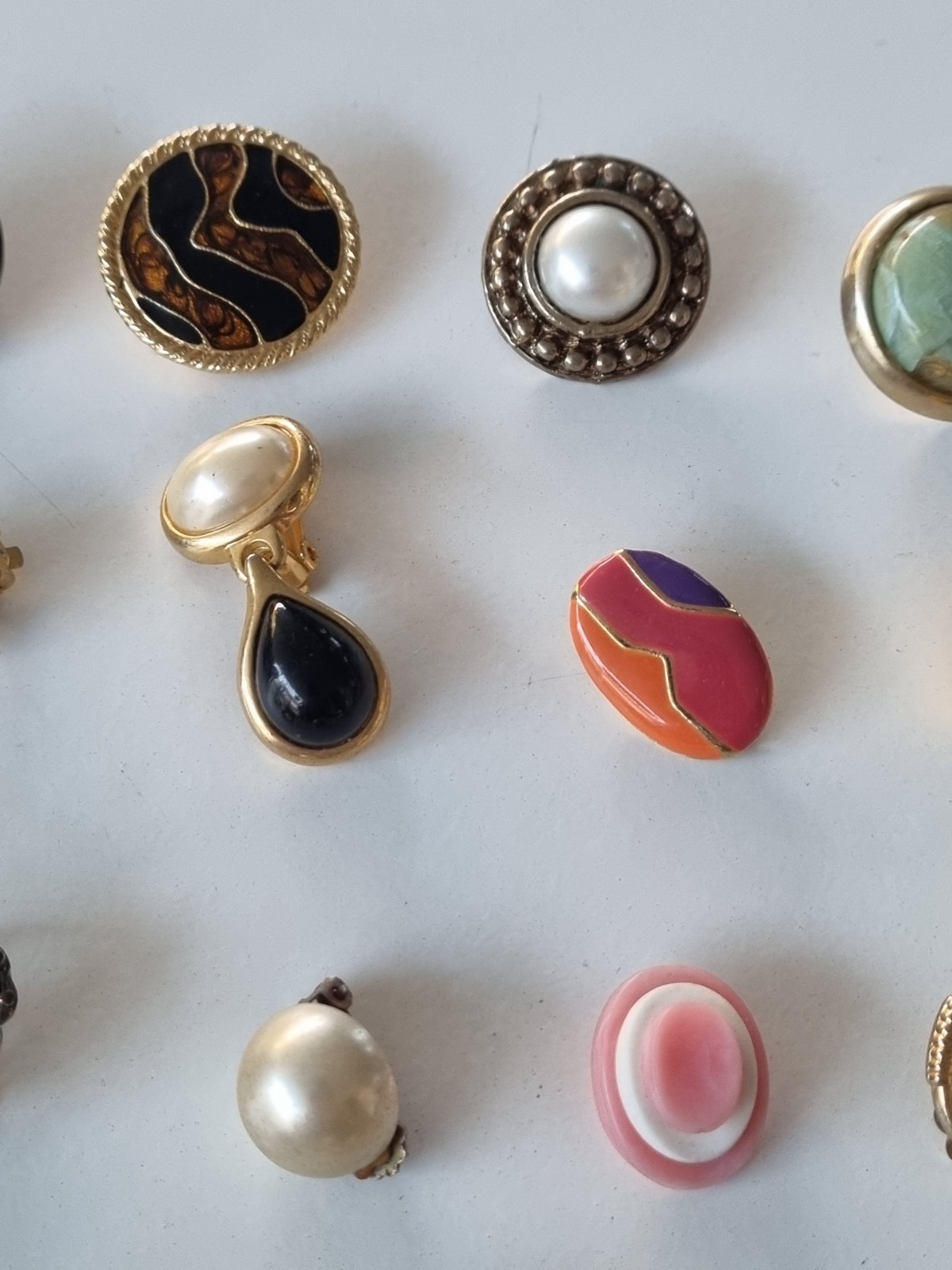 BULK LOT SINGLE GENUINE VINTAGE Some Signed & ENAMEL RETRO ODD EARRINGS #77