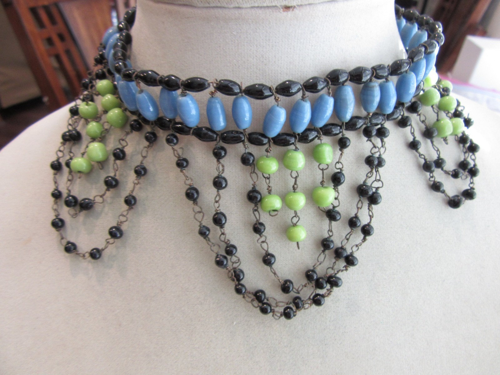 Boho style wired glass beads choker necklace in blue, black and green colors