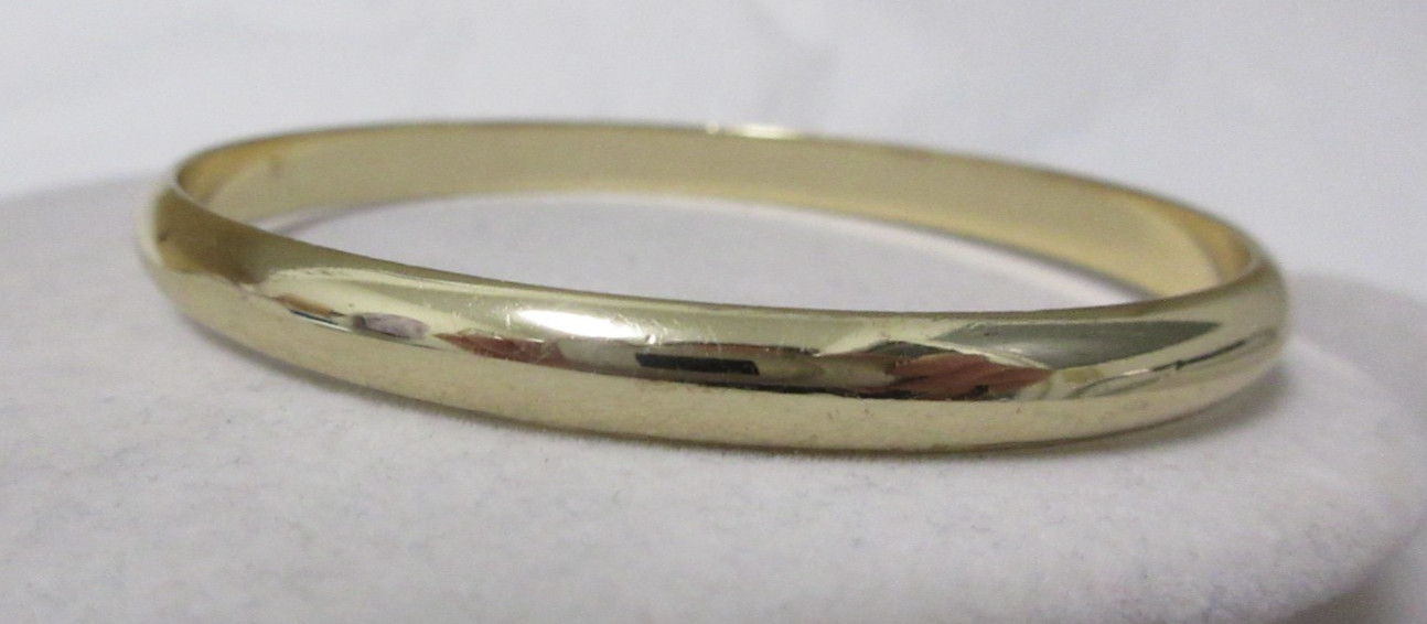 Vintage Gold Tone Whiting and Davis Bangle Bracelet 7″ No metal wear