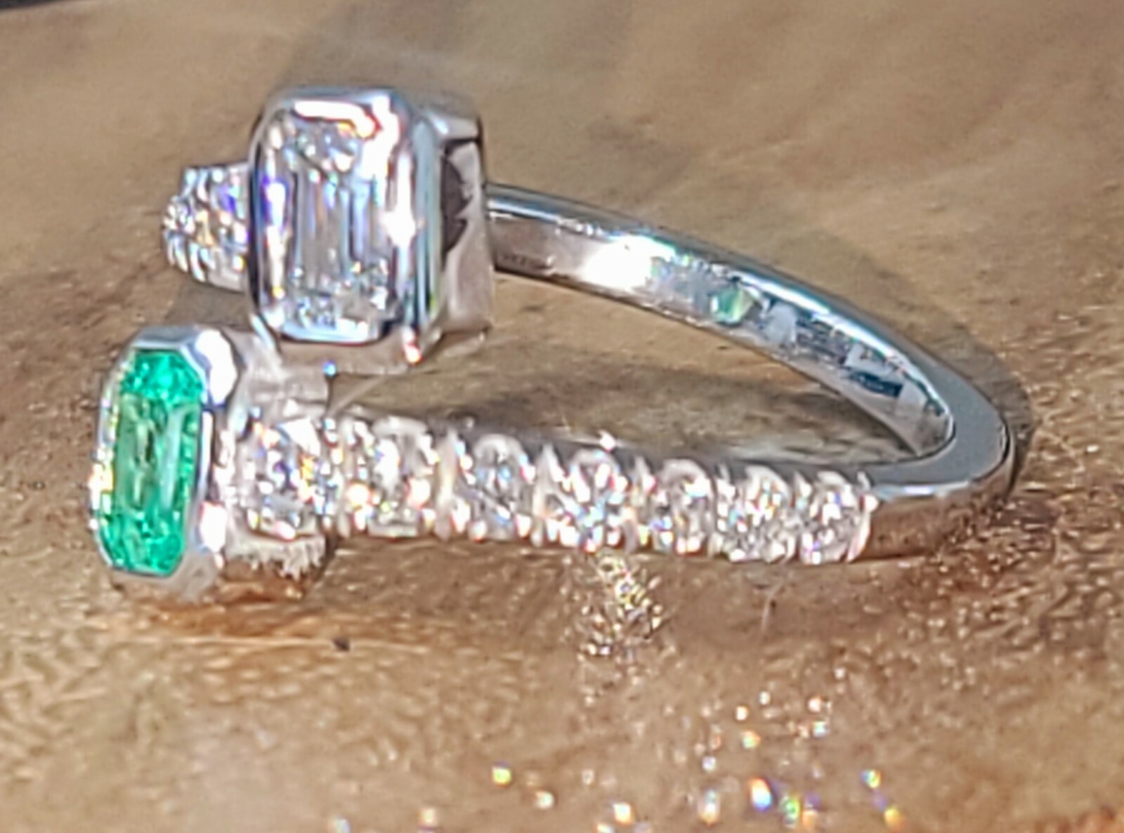 14k White Gold toi et moi ring 0.82CT. Diamond Natural Green Emerald