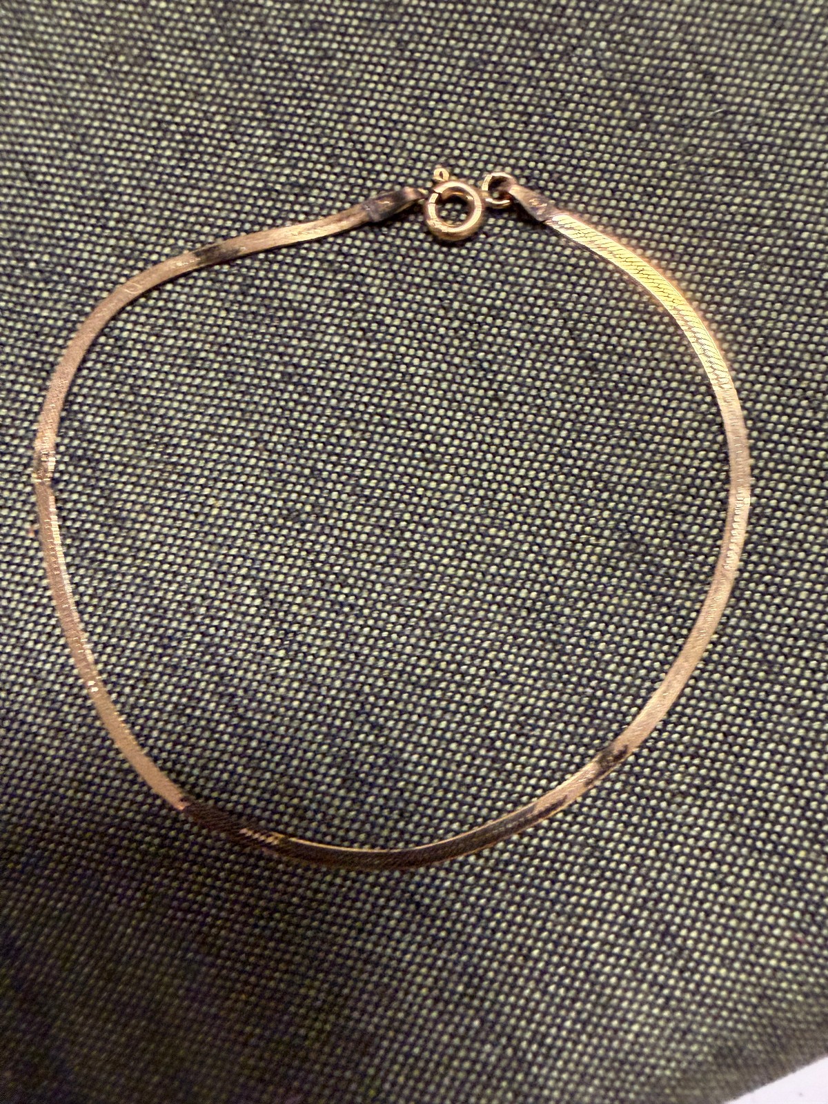 Vintage SOLID 14KT Gold Stamped 7″ Bracelet 0.79g Herring Bone New Old Stock