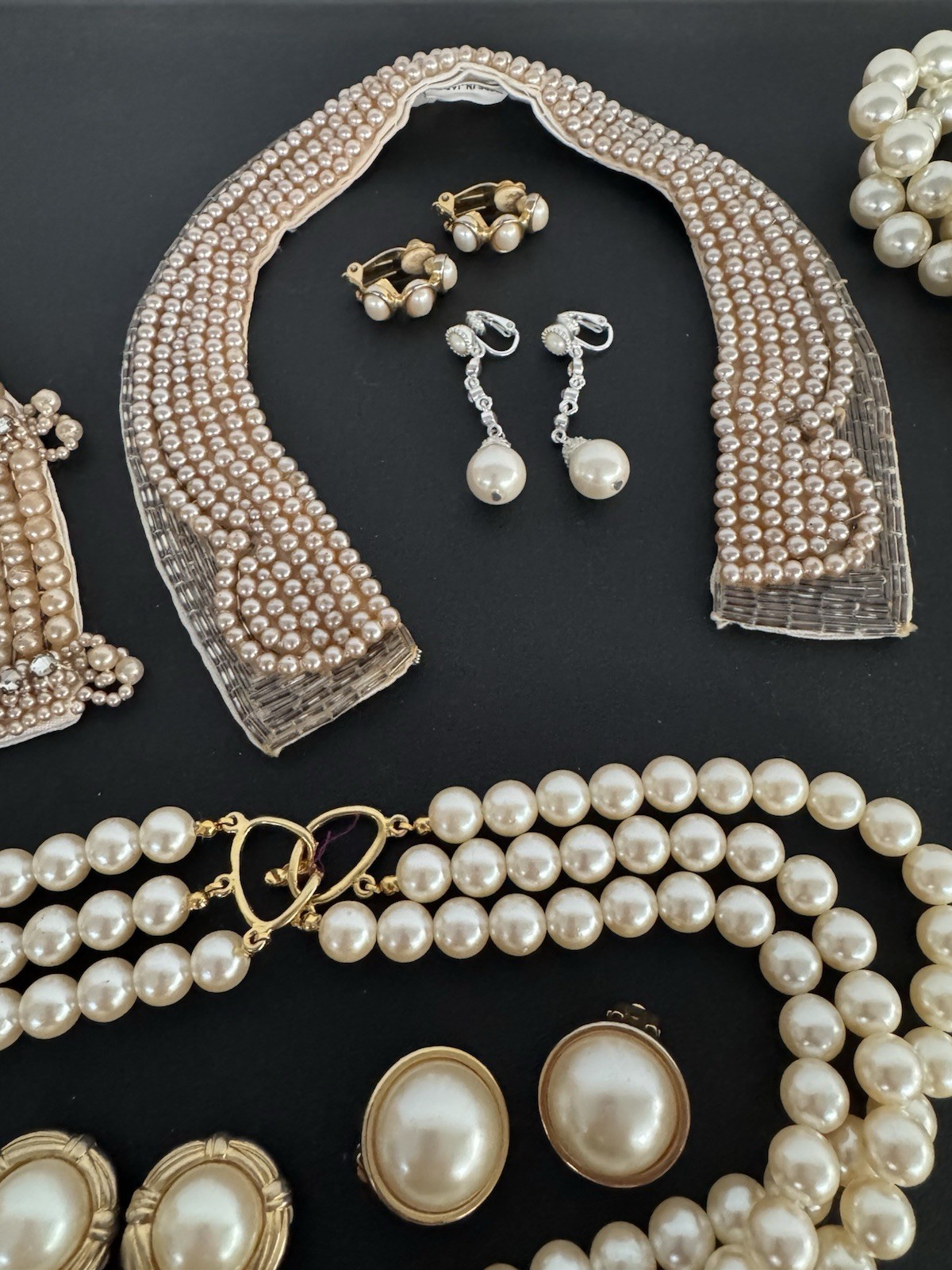 Huge-estate-jewelry-Lot-Faux Pearl- Costume Jewelry Lot B 32 Pieces