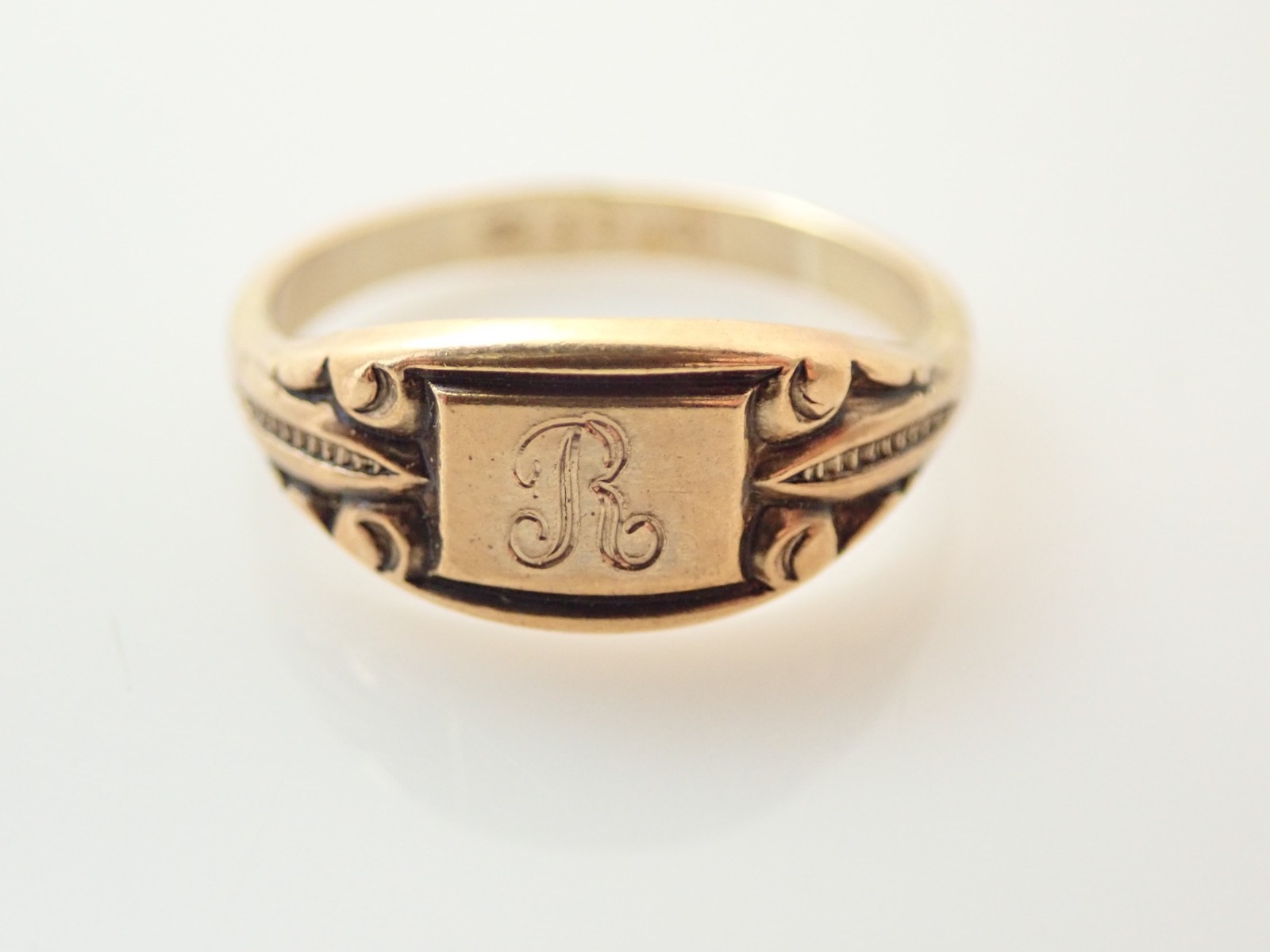 Vintage 10k Gold Filled Signet Initial Letter “R” Pinky Band Ring Sz 4