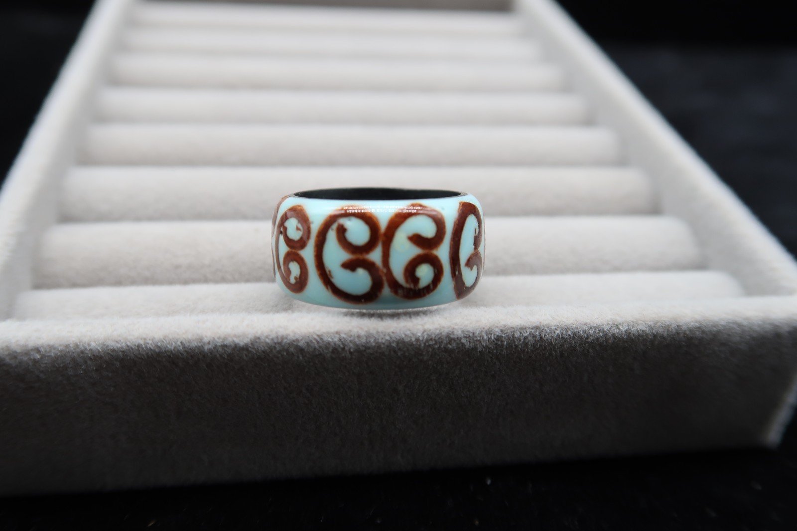 Vtg Enamel Over Acrylic Resin Ring Robin Egg Blue w/ Brown Swirl Accents Pretty