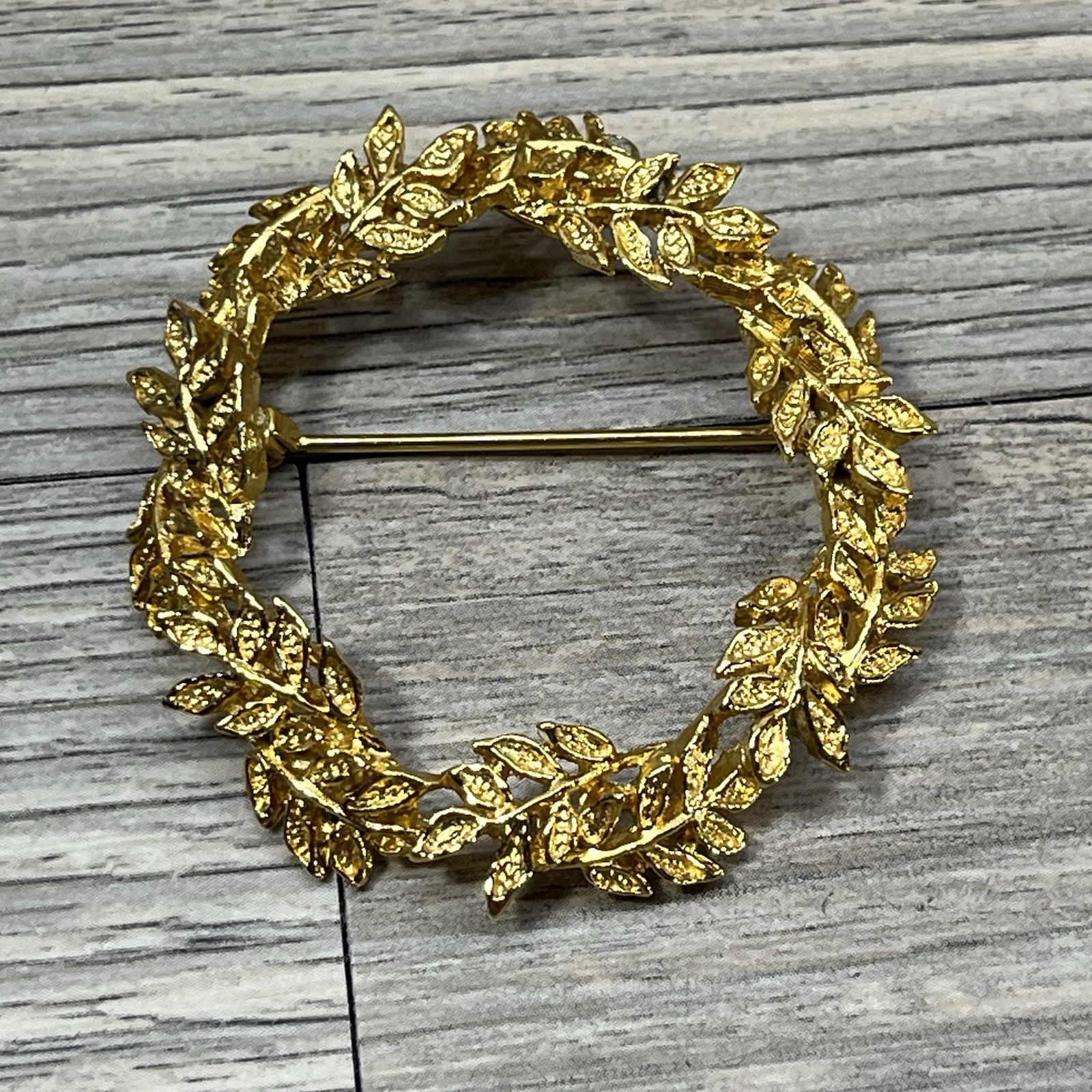 Vintage Gold Filled Brooch Round Wreath A 1847 Signed Leaves 1 3/4″