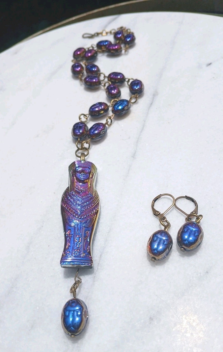 EGYPTIAN REVIVAL PHARAOH PENDANT PEACOCK BLACK SCARAB GLASS BEAD NECKLACE SET