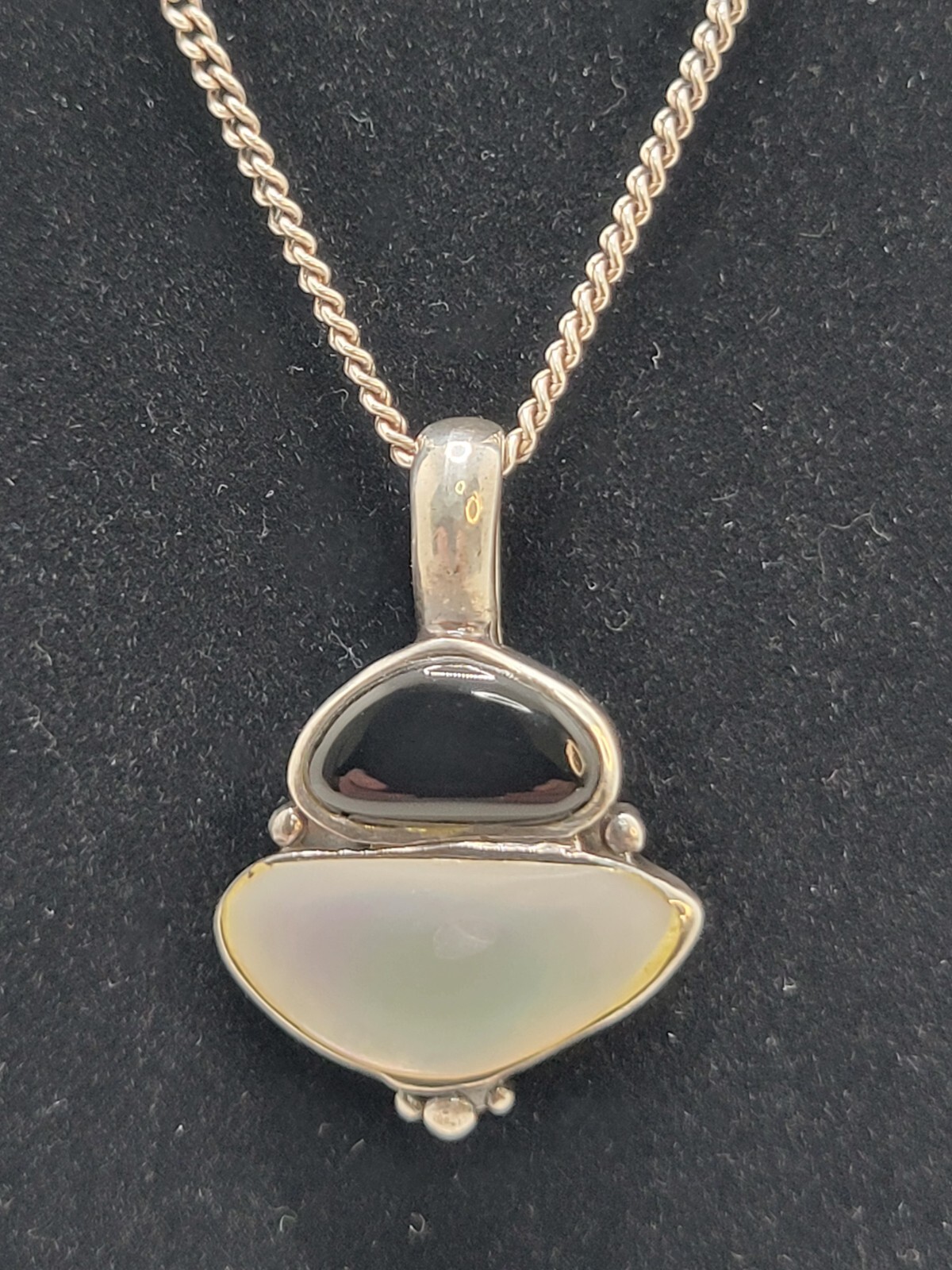Vintage Black Onyx Mother of Pearl Pendant Necklace 925 Sterling Silver 20″ SW