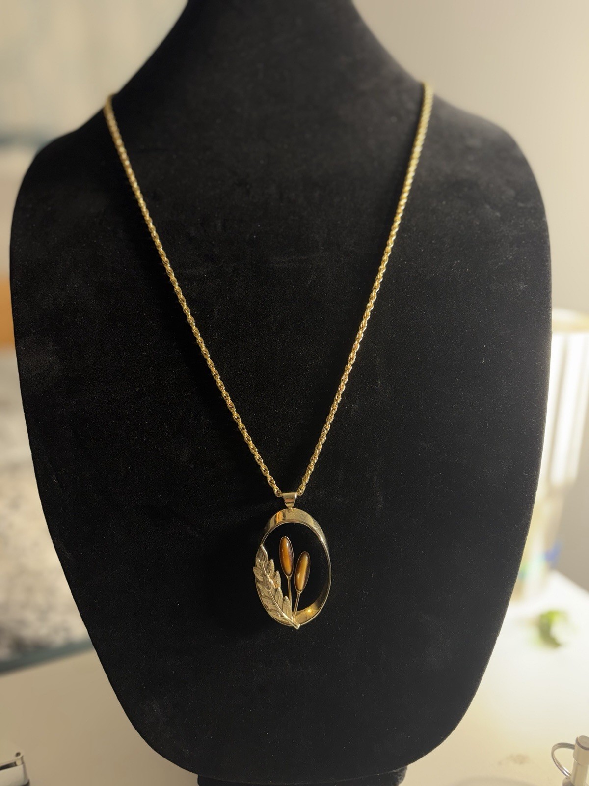 Vintage Gold Tone Wheat & Tiger’s Eye Glass Pendant Necklace | Nature Inspired