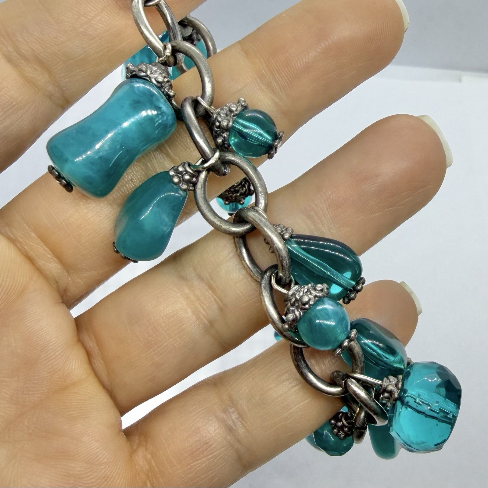 Vtg Bold Teal Resin Chunky Bead Charm Chain Cha Cha Statement Bracelet 7.5 Inch