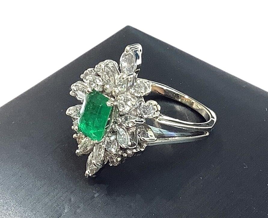 18K White Gold 1.88ctw Rectangular Cut Emerald & H/VS Mixed Cut Diamond Ring