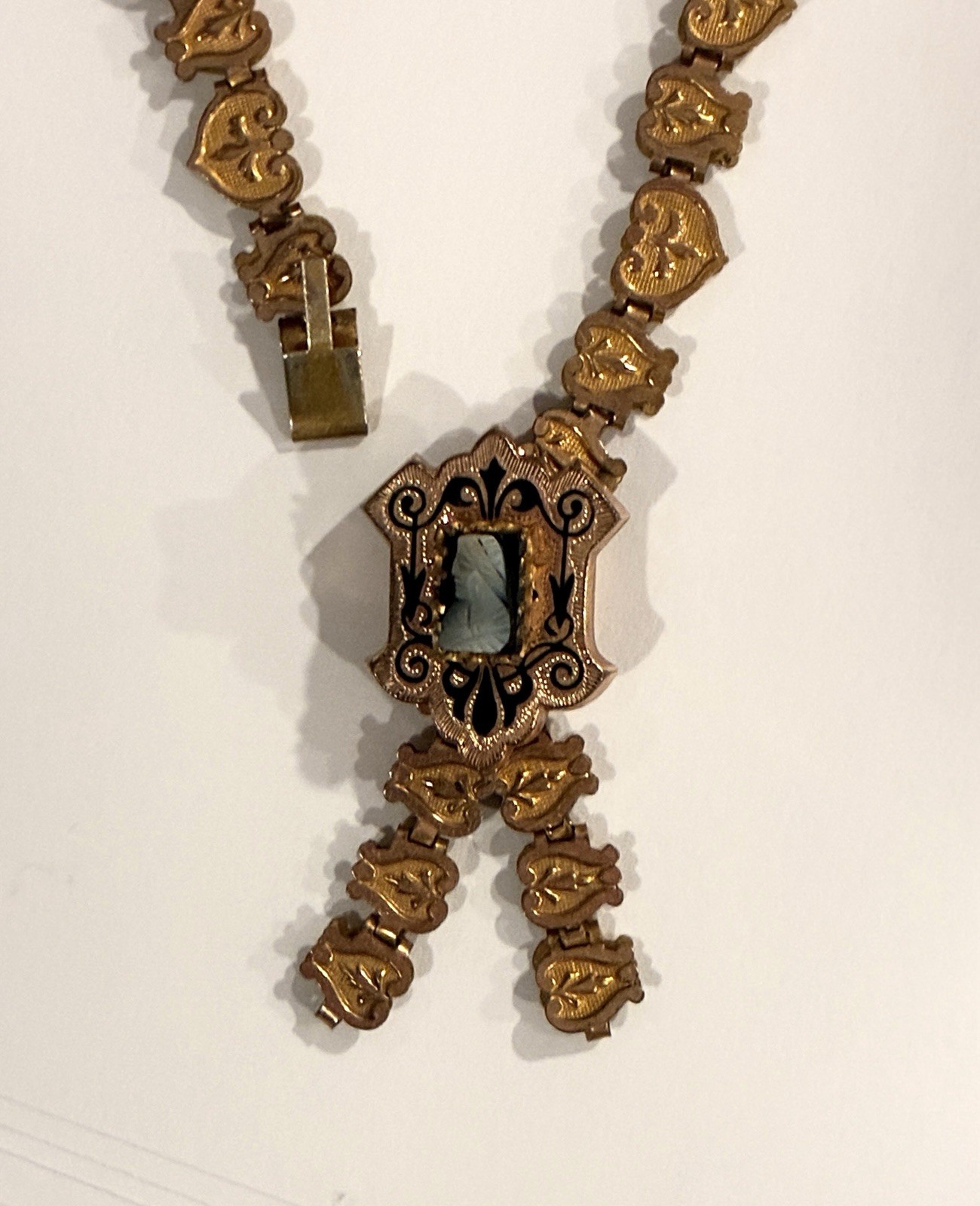 VICTORIAN GOLD Filled Book Chain Hard Stone CAMEO NECKLACE