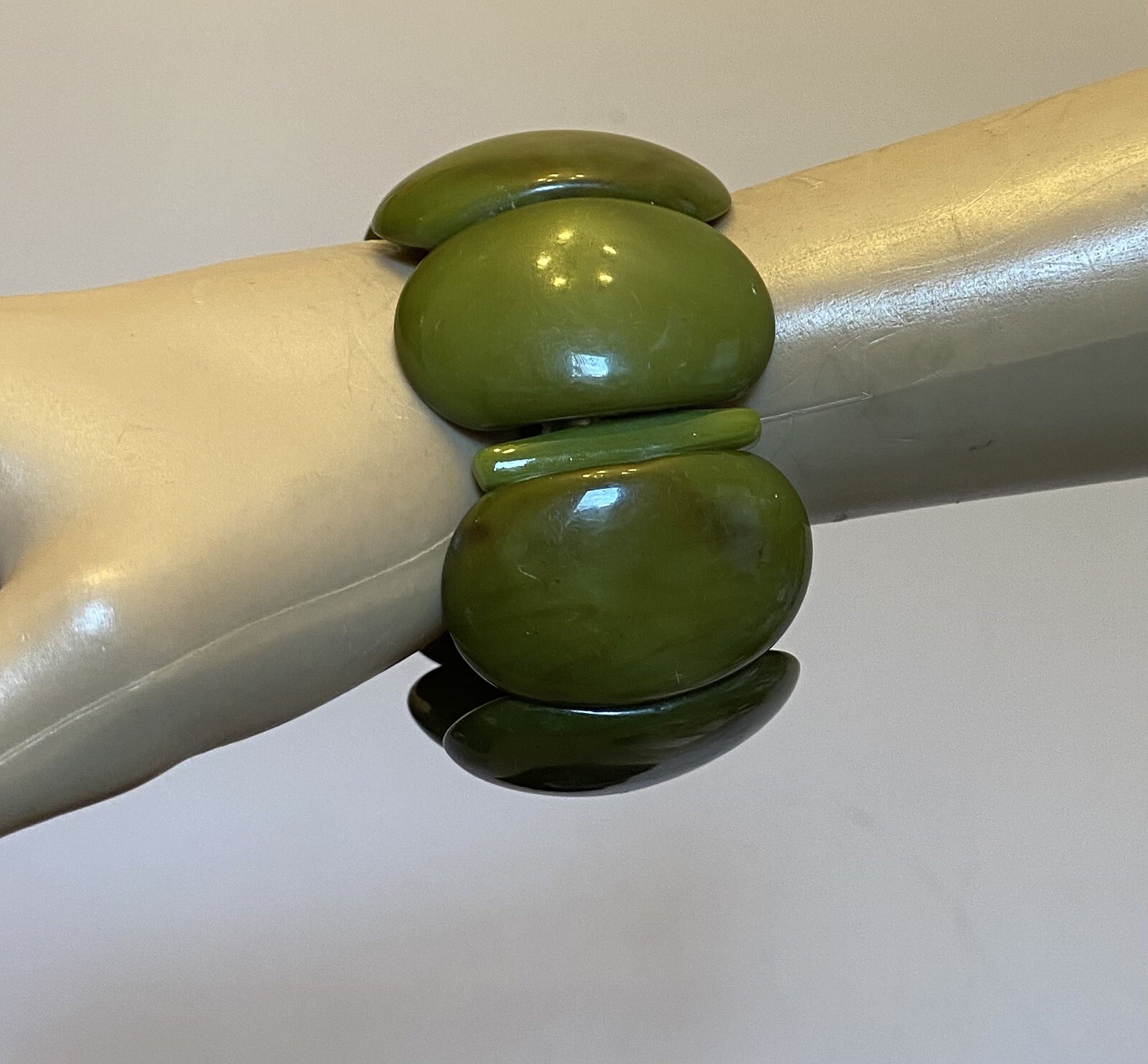 70s Vintage Plastic Stretch Bracelet Big Chunky Dark Green Marble 1-5/8″ Wide