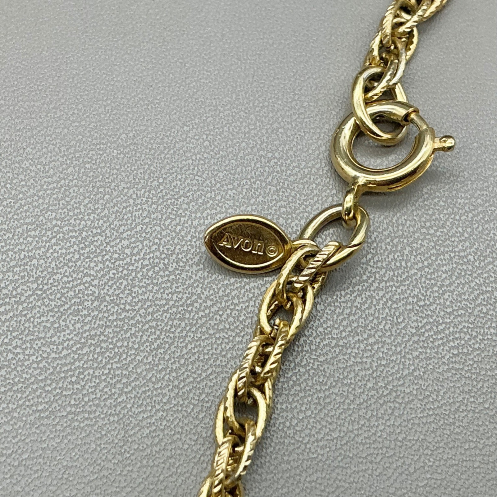 Avon Necklace Womens Gold Tone Textured Rope Chain Long Vintage Jewelry 30 Inch