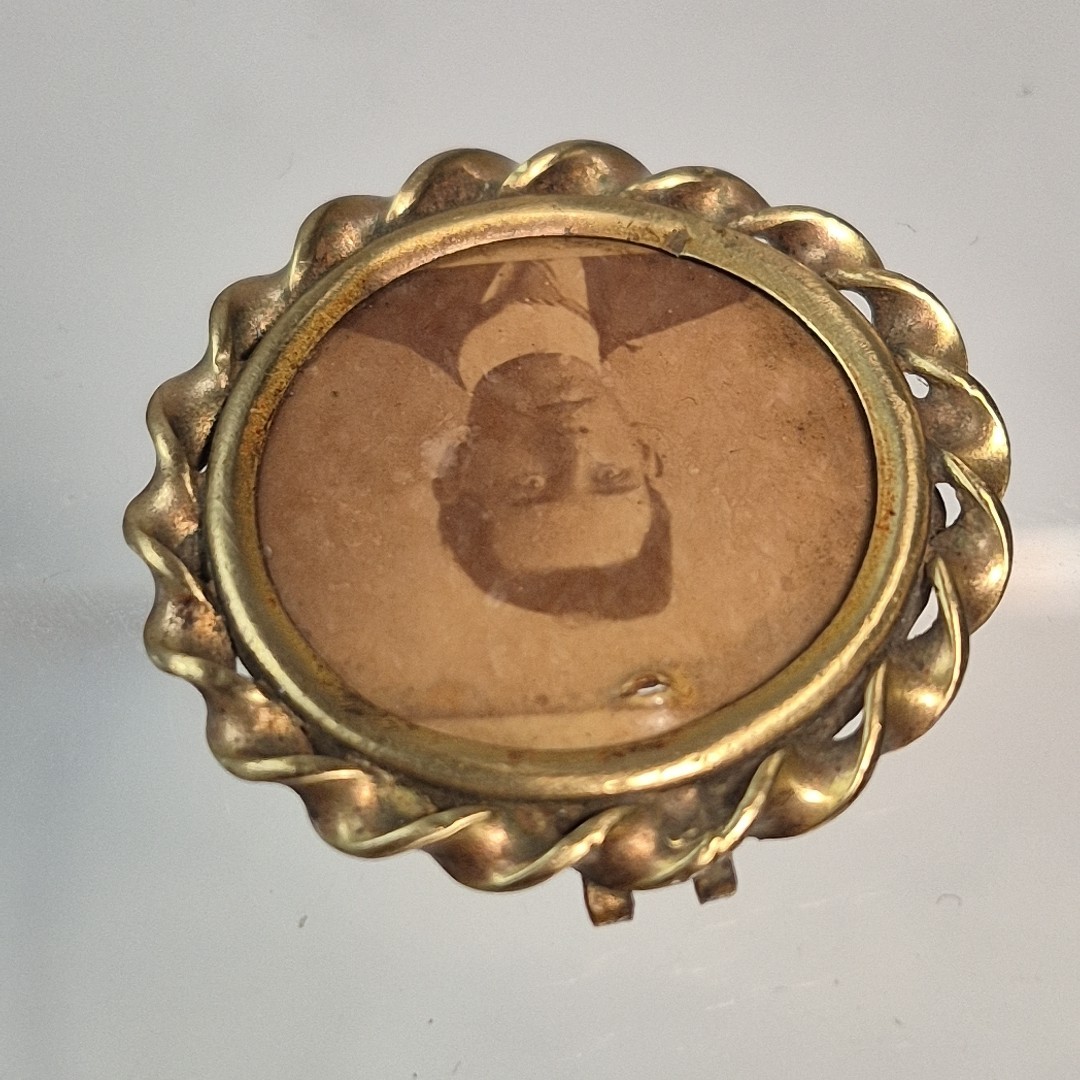 Antique Victorian Yellow Gold Plated/ GF Photo Pendant As Is Broken Damaged
