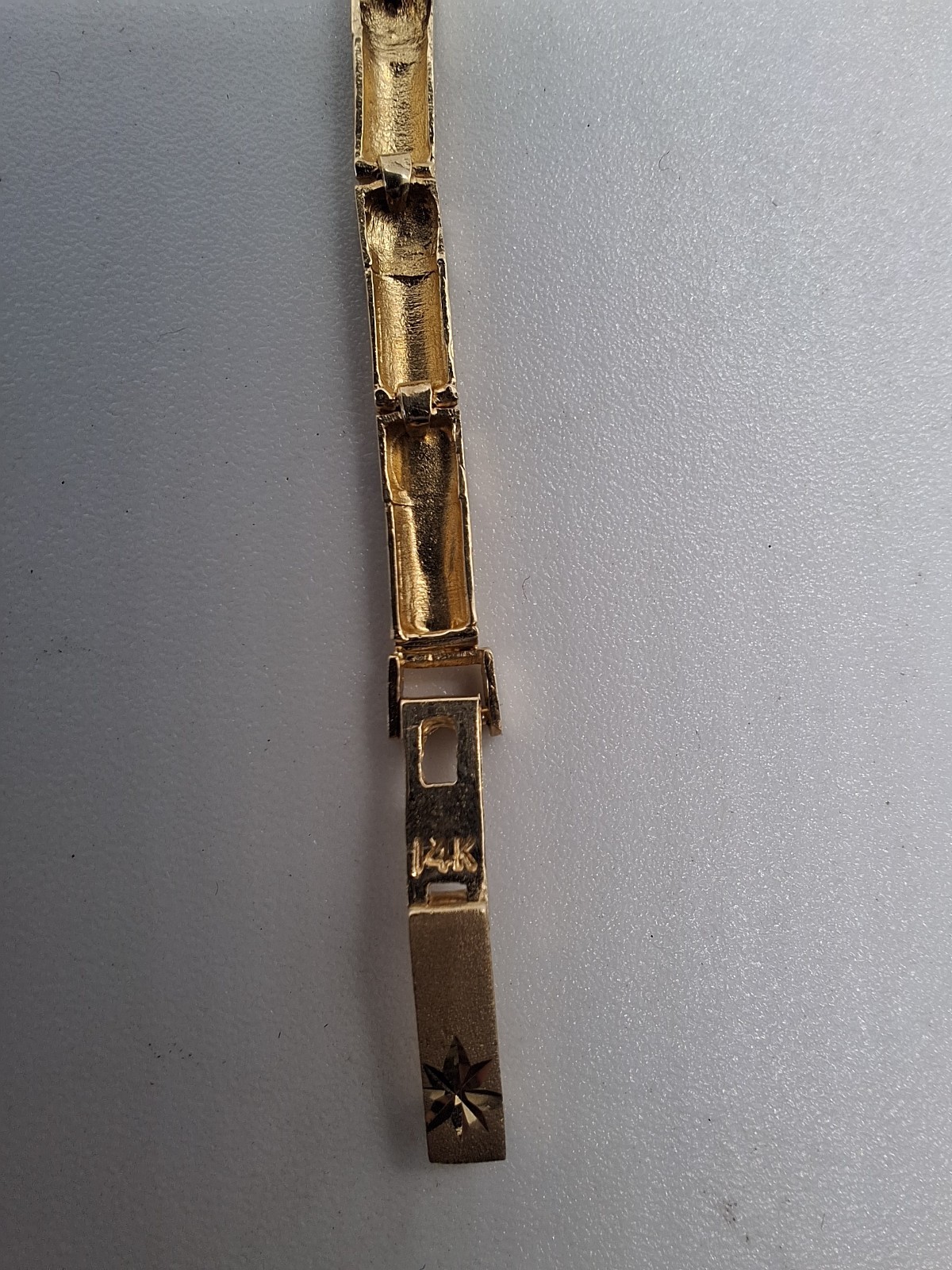 14K Yellow Gold Bracelet 7 1/4″ Long 3mm Wide 4.93 Grams