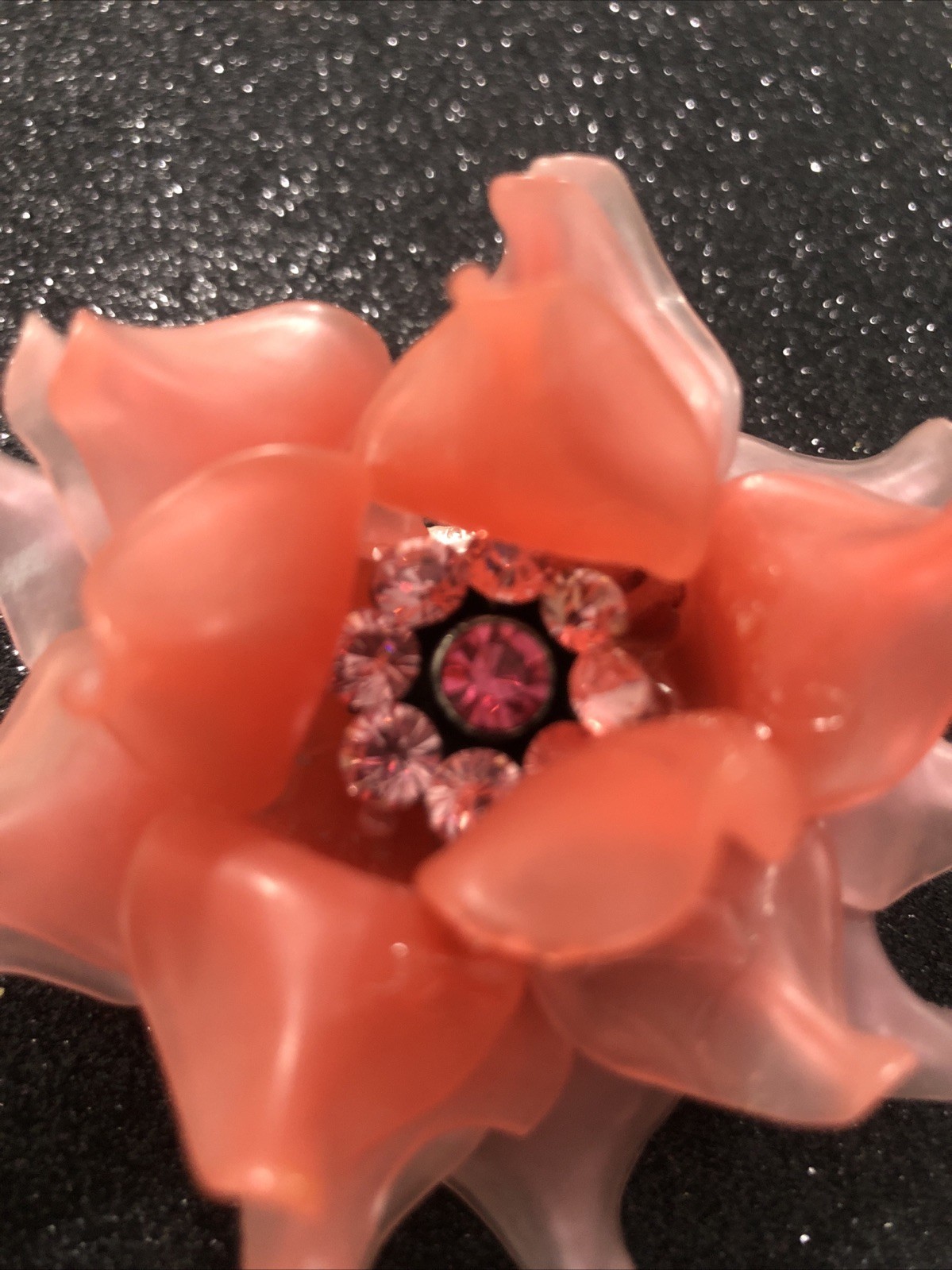 GORGEOUS VINTAGE CELLULOSE FLOWER 1940’S RHINESTONES ACETATE BROOCH