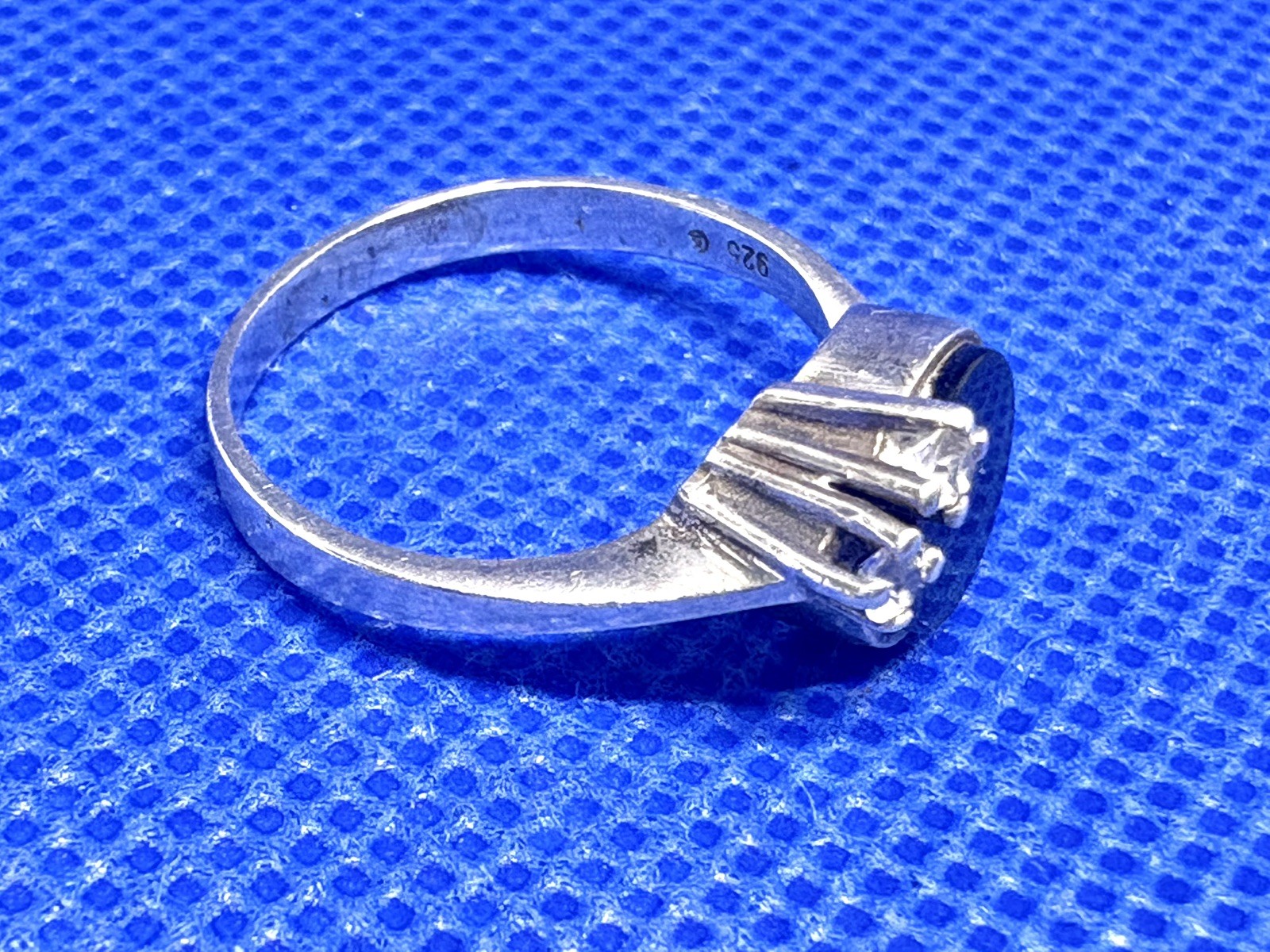 A08 Vintage 925 Sterling Silver Ring Size 8 est 1950s Black Onyx & Topaz 2.95g