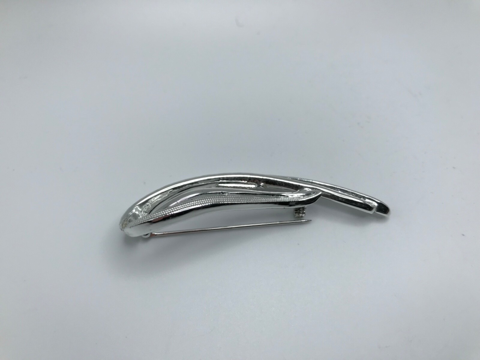 Signed Sarah Coventry Silver Tone Brooch Pin 2.75” x .75”
