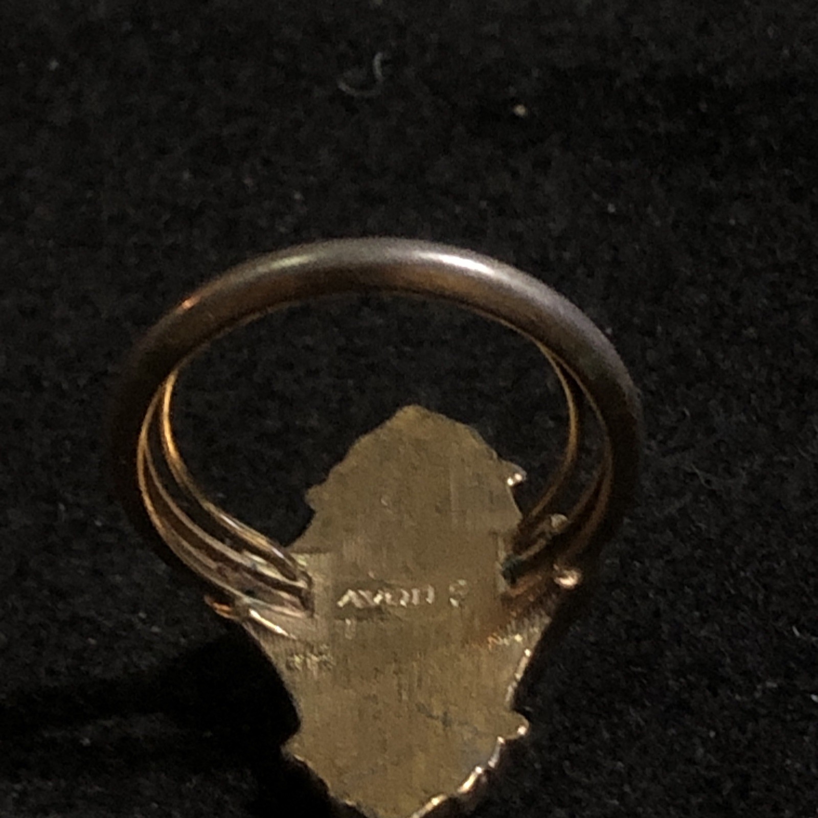 Vintage Avon Kensington Victorian Ring Gold Tone Oval Rhinestone Adjustable