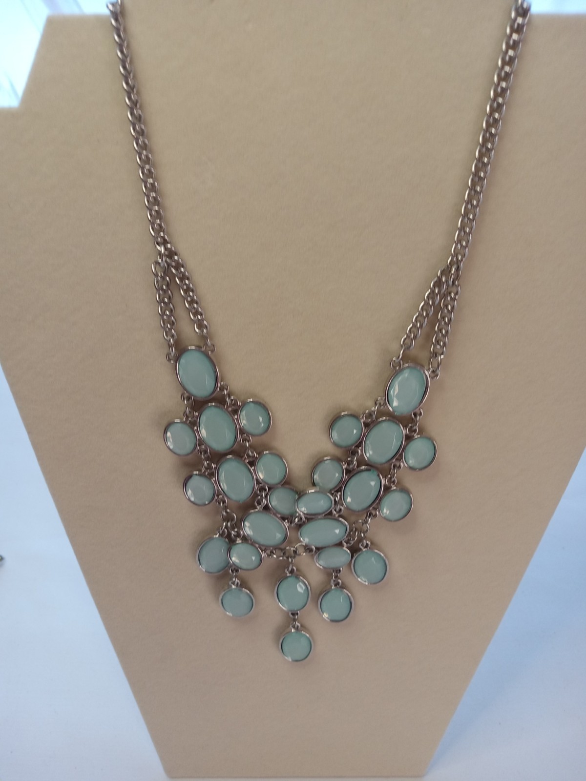 Style: Statement bib necklace / drop fringe collar necklace