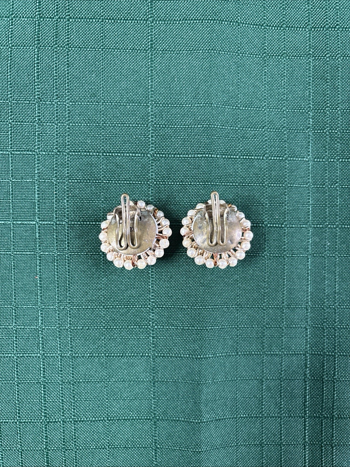 Early Miriam Haskell Style Wired Pearl Cluster Clip-on Earrings Gold Tone Nest