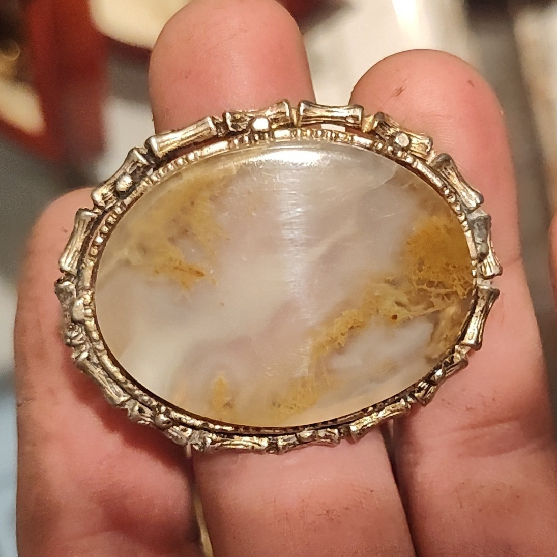 Oval White Gray Yellow Agate Brooch Pin Gold Tone Bezel Setting Unisex